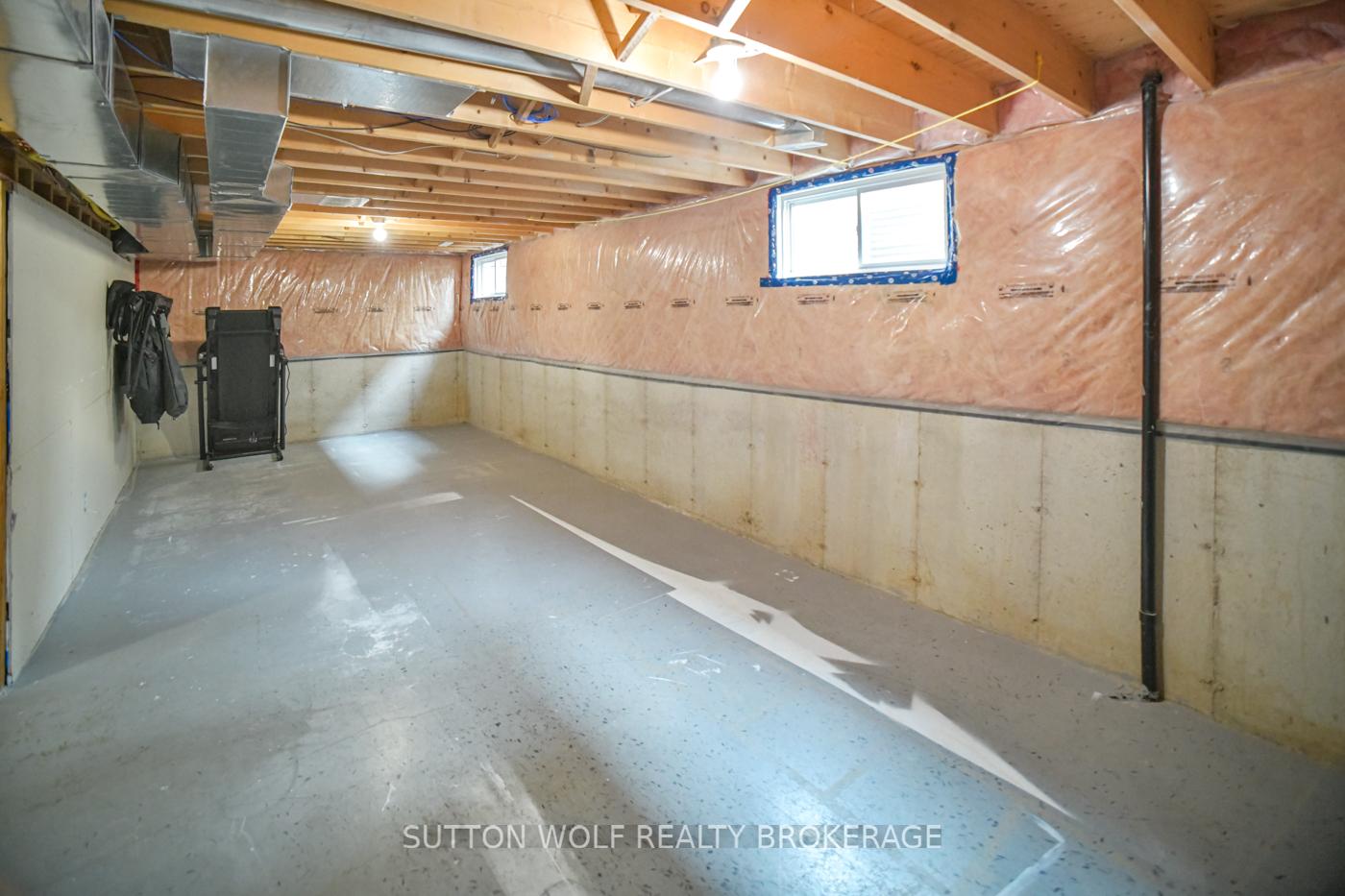 Photo 46 of 98 Steven Street, Strathroy-Caradoc, NE — HOMEH