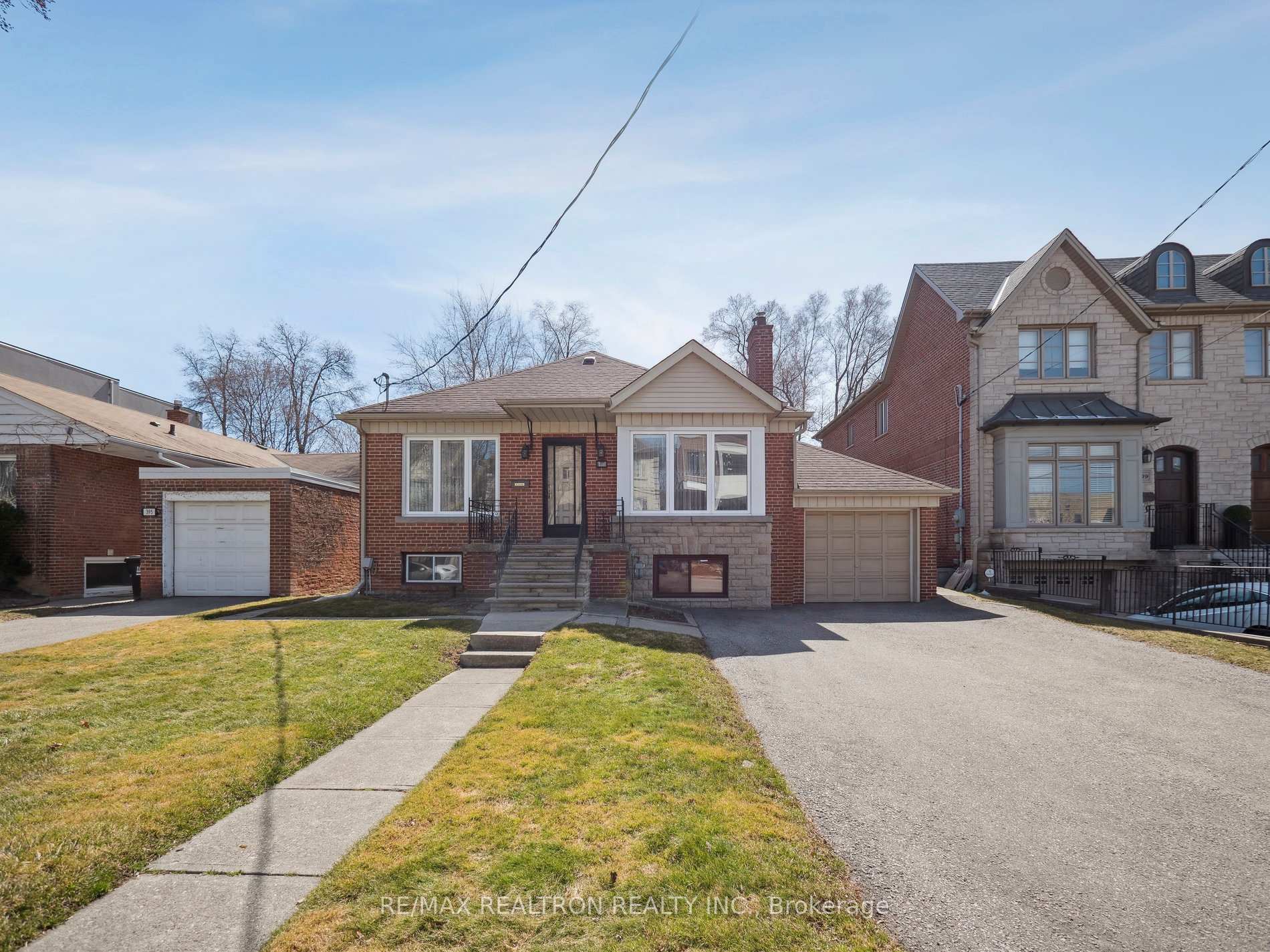 Front of 397 Cortleigh Boulevard