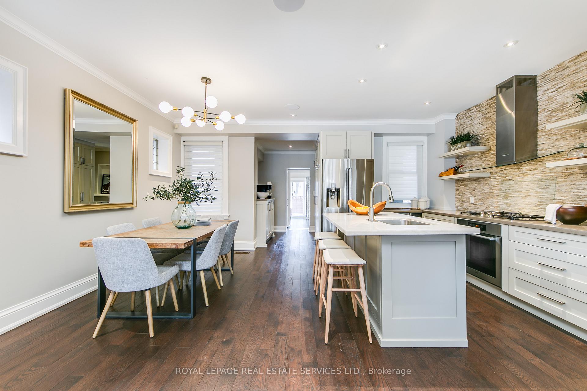 Photo 5 of 61 Spruce Hill Road, Toronto, The Beaches — HOMEH