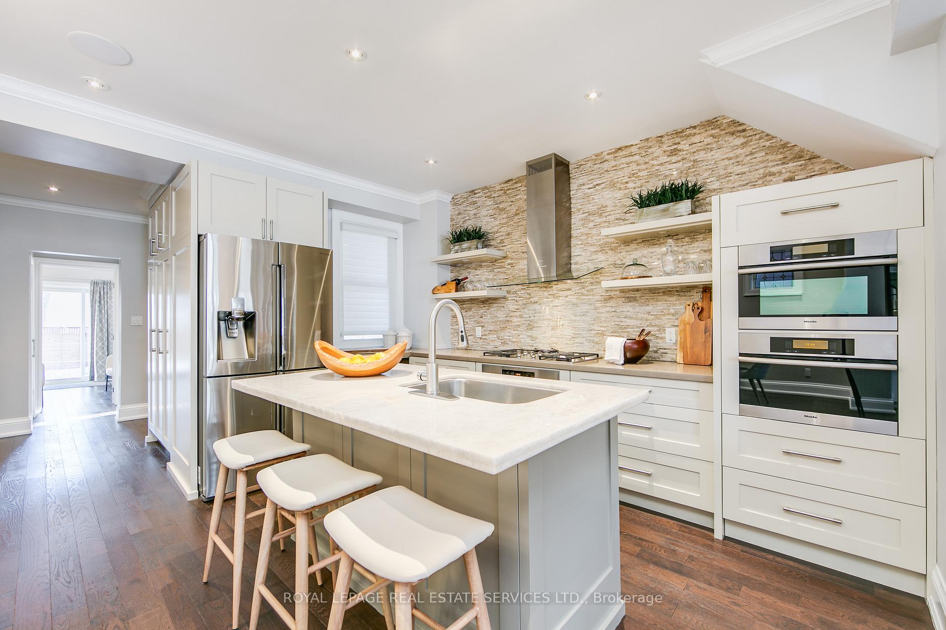 Photo 8 of 61 Spruce Hill Road, Toronto, The Beaches — HOMEH