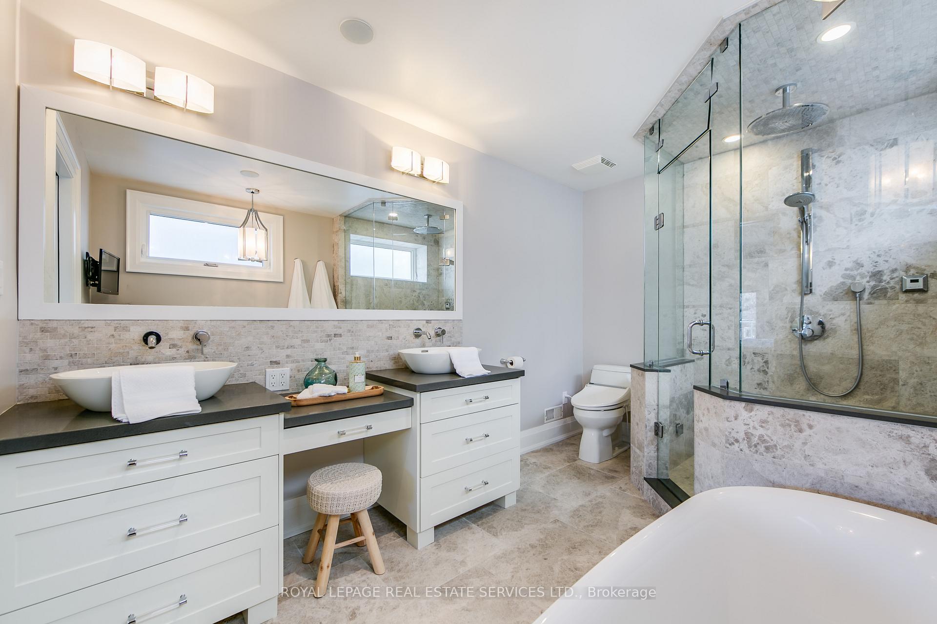 Photo 17 of 61 Spruce Hill Road, Toronto, The Beaches — HOMEH