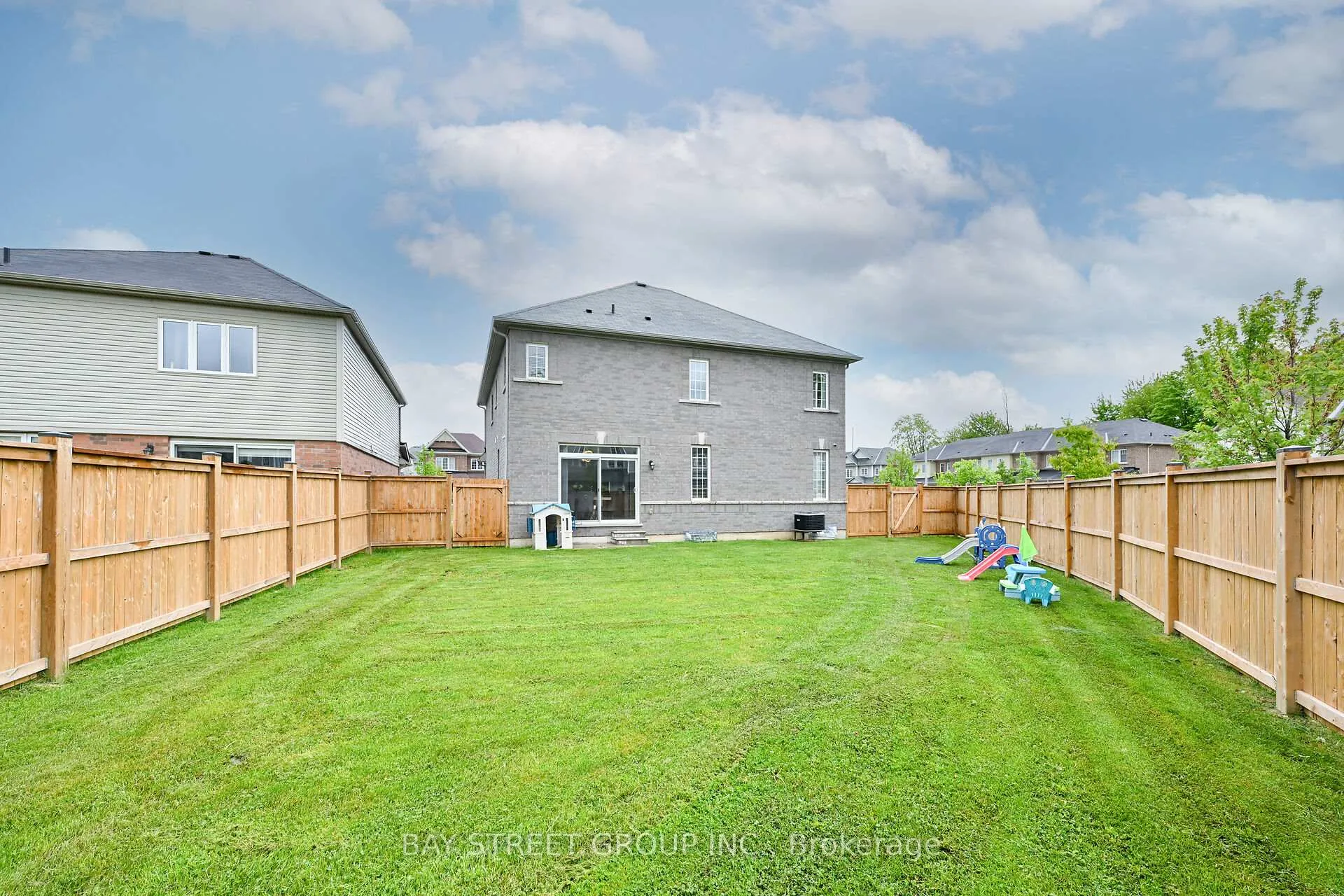 Photo 38 of 19 Froggy Drive, Thorold, Hurricane/Merrittville — HOMEH