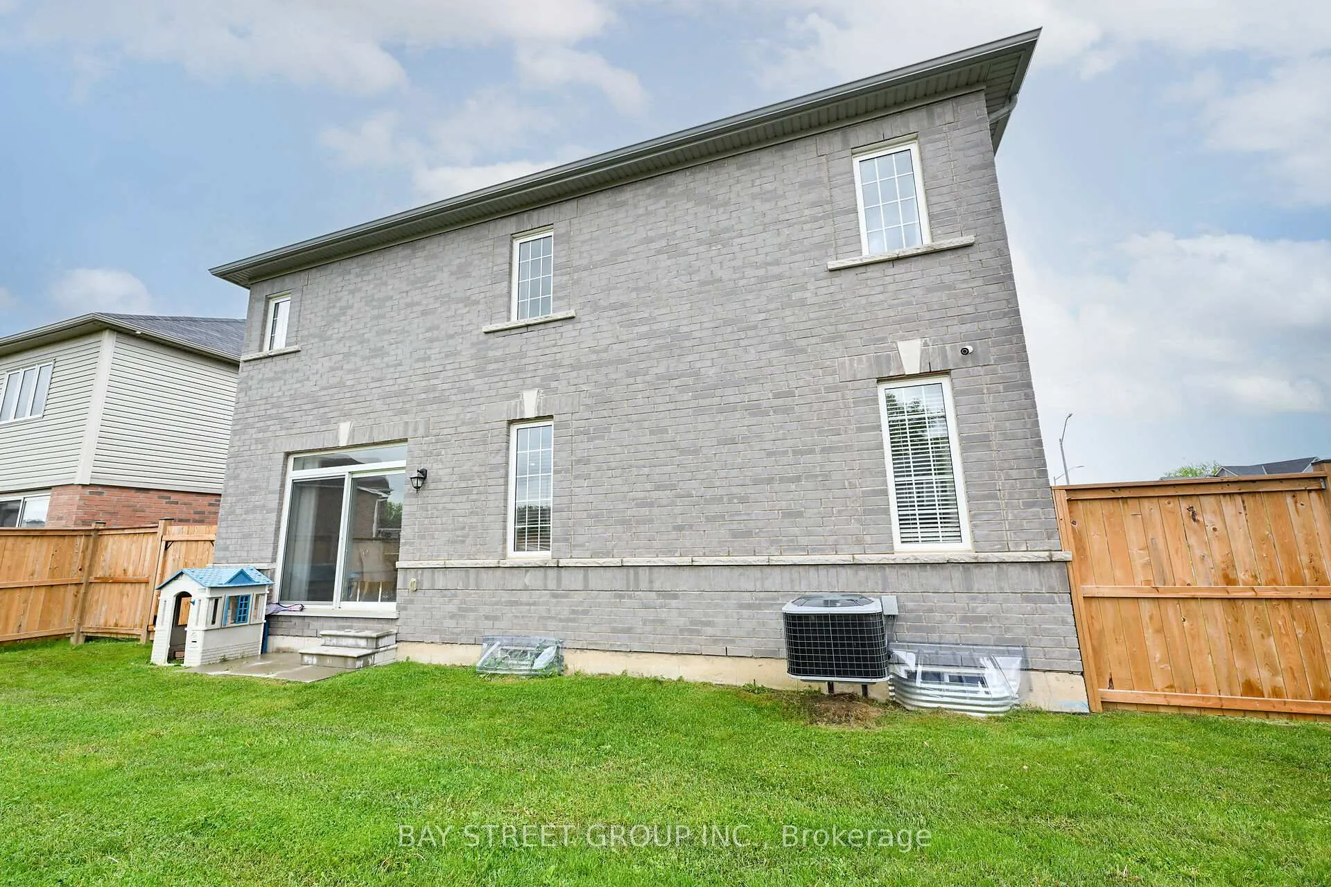 Photo 40 of 19 Froggy Drive, Thorold, Hurricane/Merrittville — HOMEH