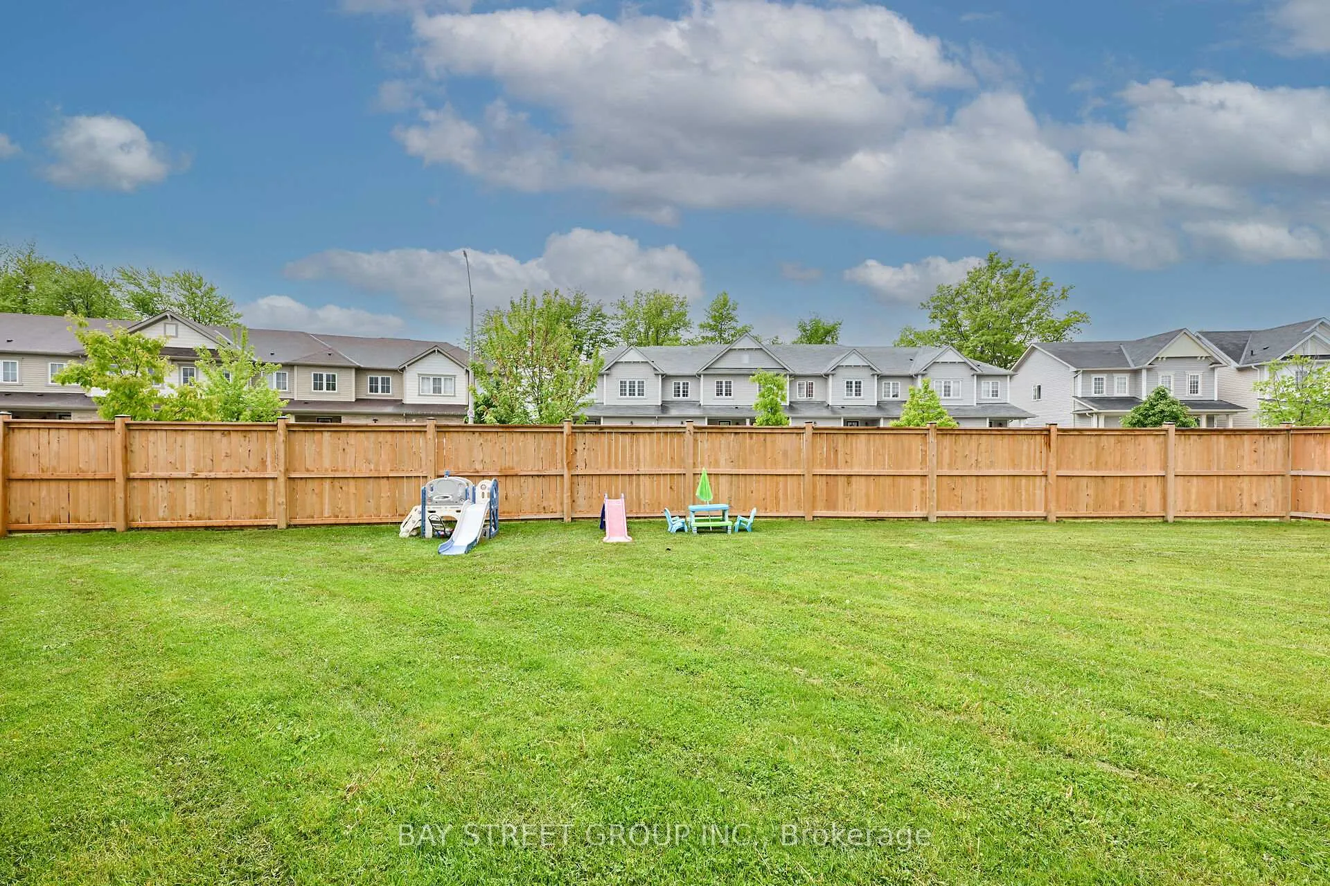 Photo 41 of 19 Froggy Drive, Thorold, Hurricane/Merrittville — HOMEH