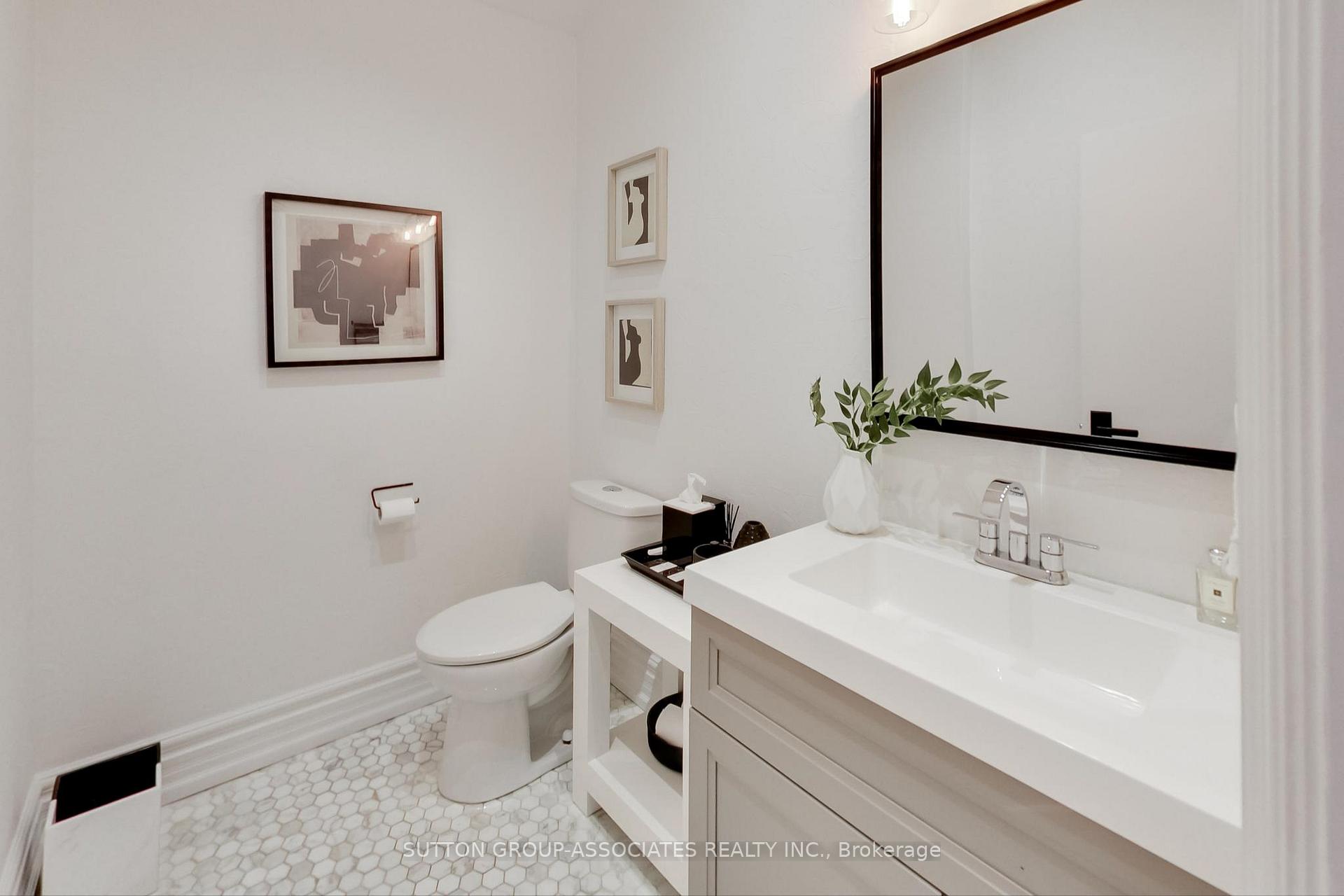 Photo 11 of 641 St Germain Avenue, Toronto, Bedford Park-Nortown — HOMEH