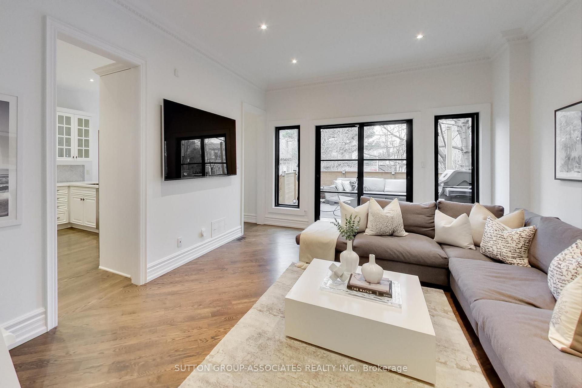 Photo 13 of 641 St Germain Avenue, Toronto, Bedford Park-Nortown — HOMEH