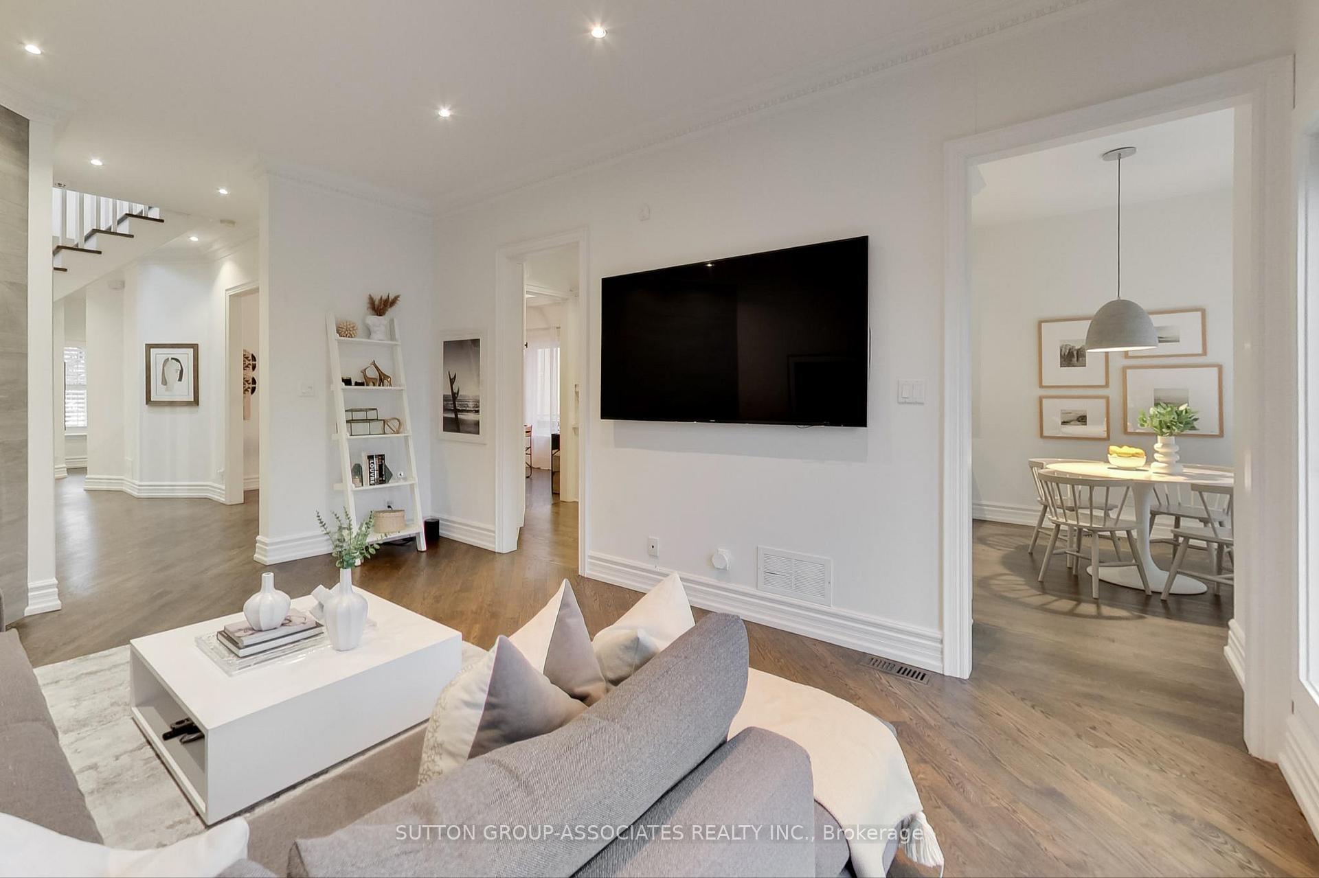 Photo 15 of 641 St Germain Avenue, Toronto, Bedford Park-Nortown — HOMEH