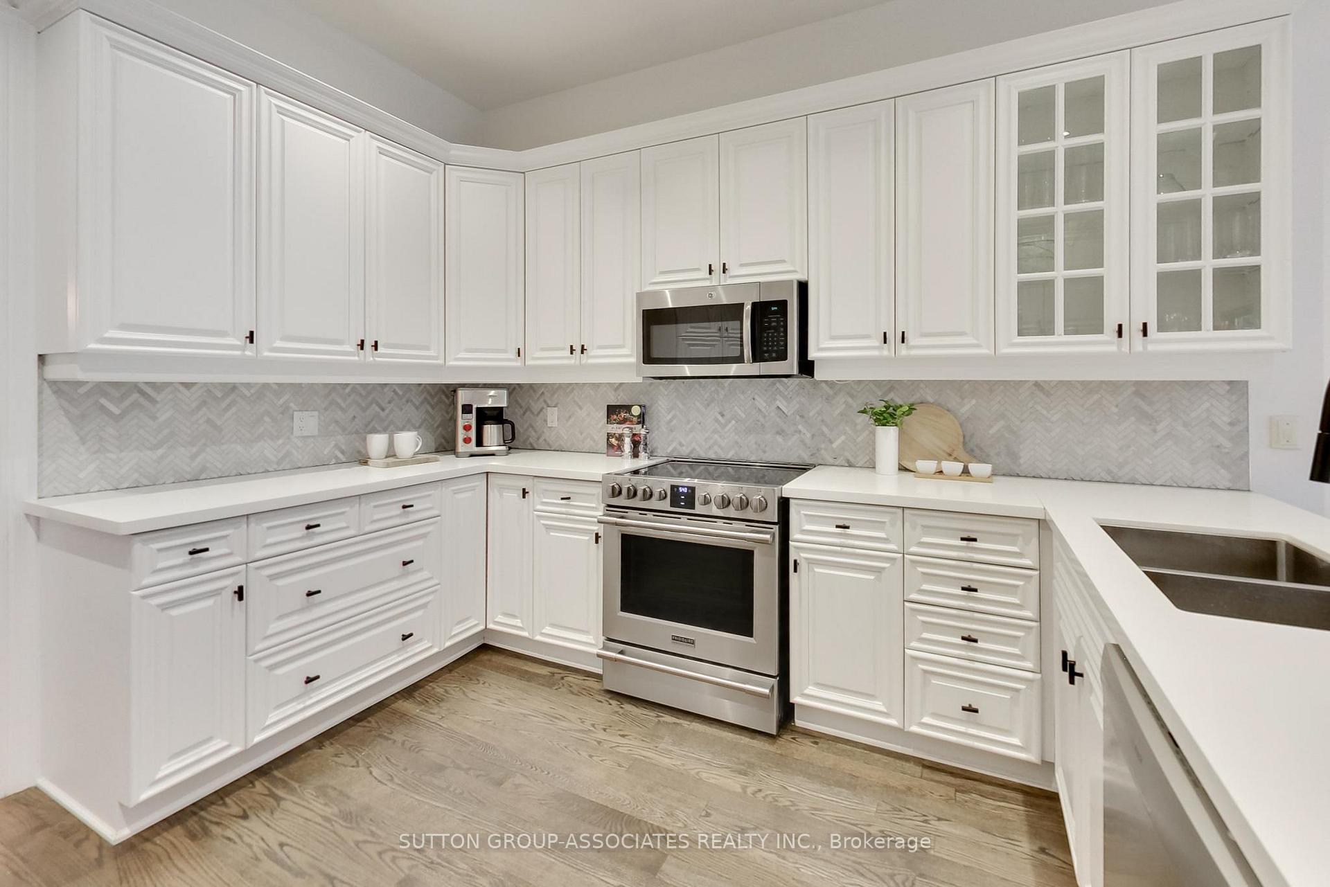 Photo 16 of 641 St Germain Avenue, Toronto, Bedford Park-Nortown — HOMEH