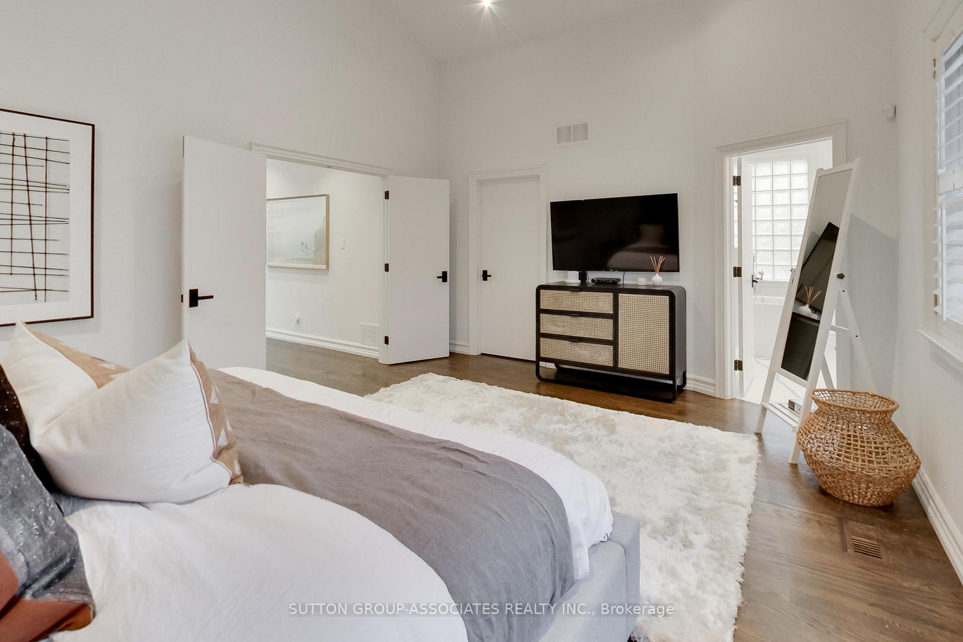 Photo 26 of 641 St Germain Avenue, Toronto, Bedford Park-Nortown — HOMEH