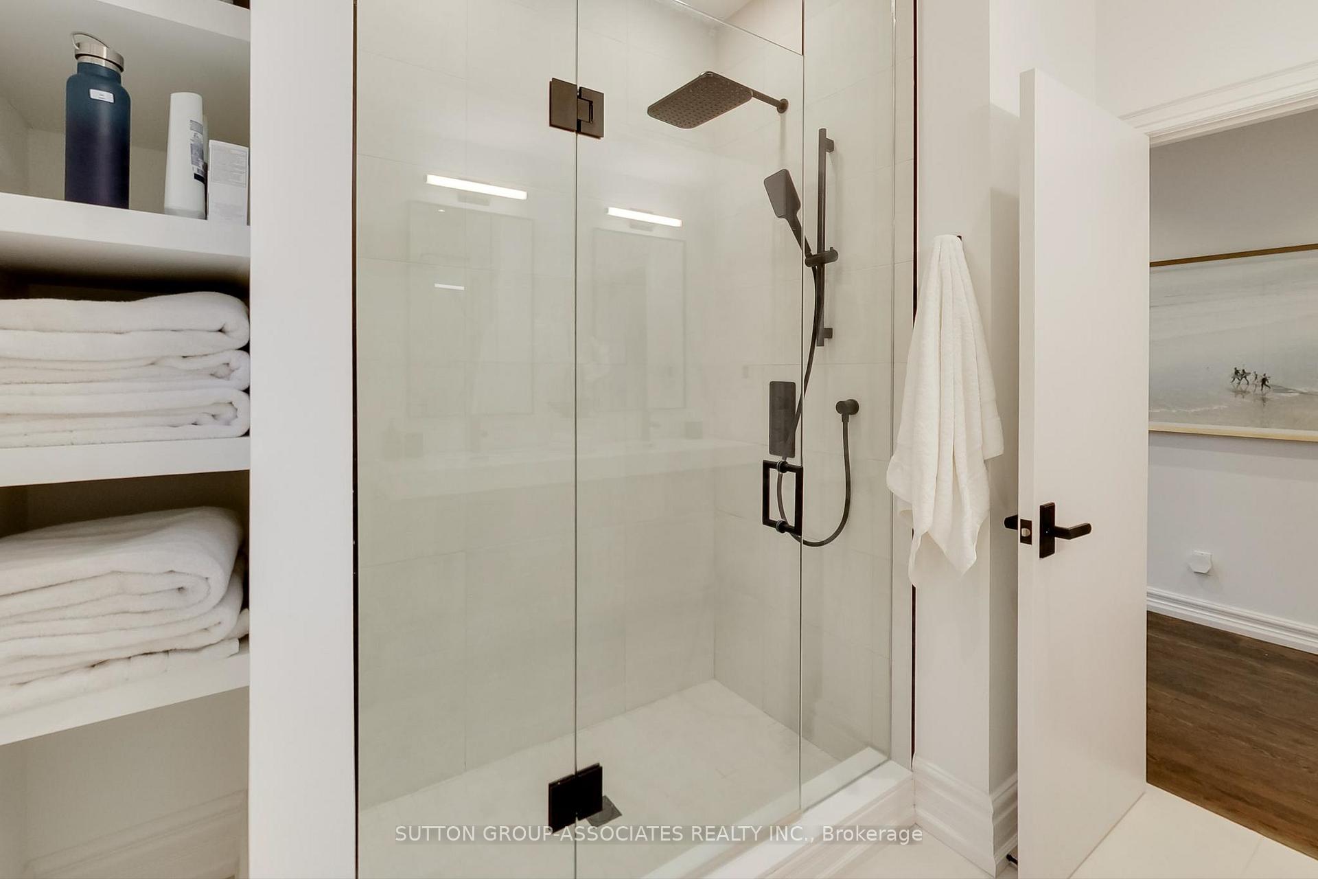 Photo 32 of 641 St Germain Avenue, Toronto, Bedford Park-Nortown — HOMEH