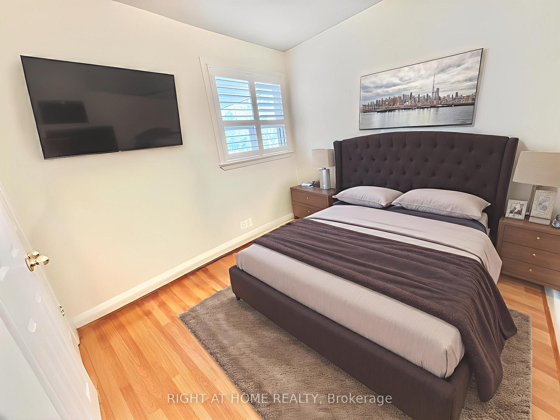 Photo 7 of 37 Gooderham Drive, Scarborough, Wexford-Maryvale — HOMEH