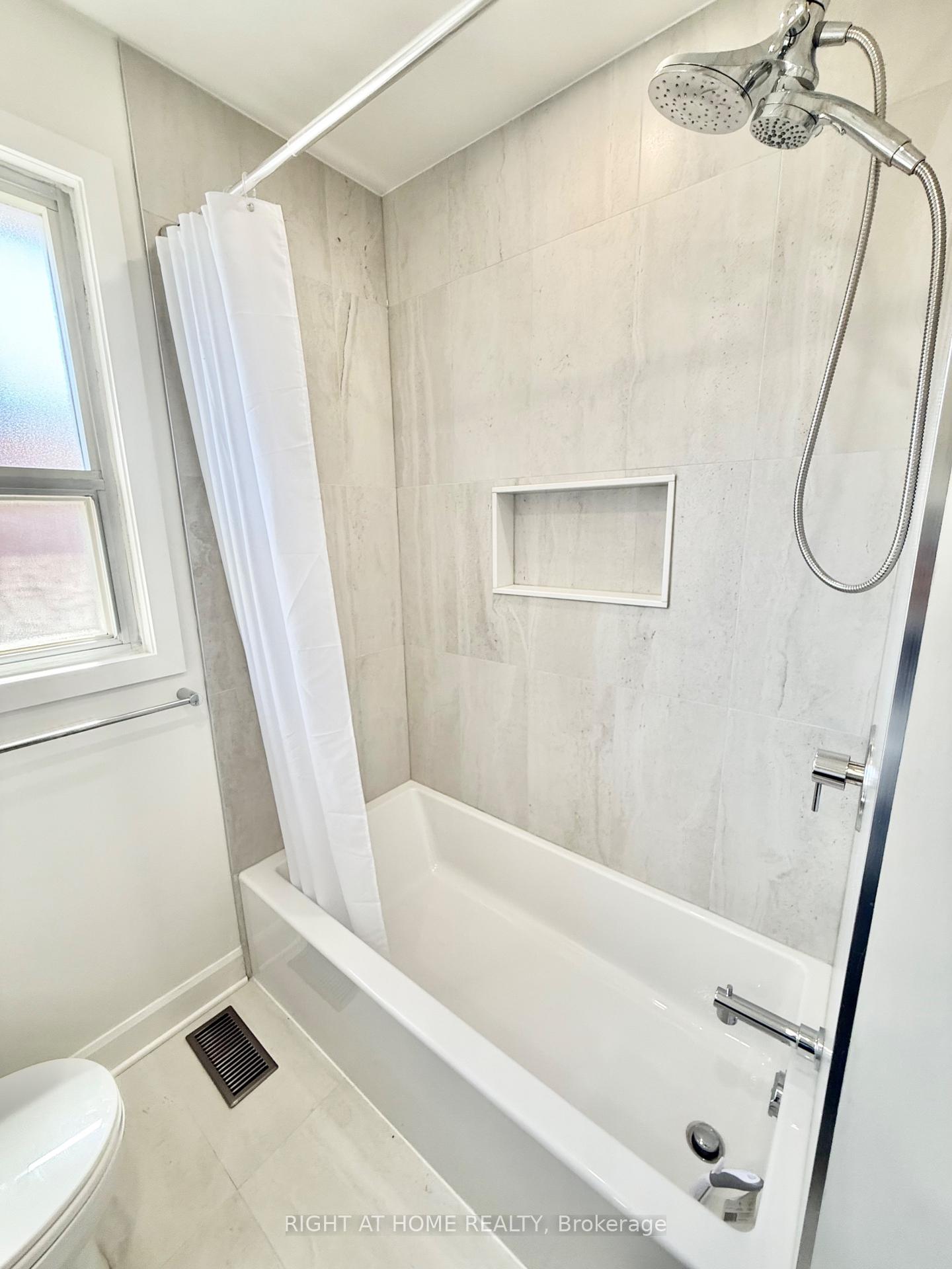 Photo 8 of 37 Gooderham Drive, Scarborough, Wexford-Maryvale — HOMEH