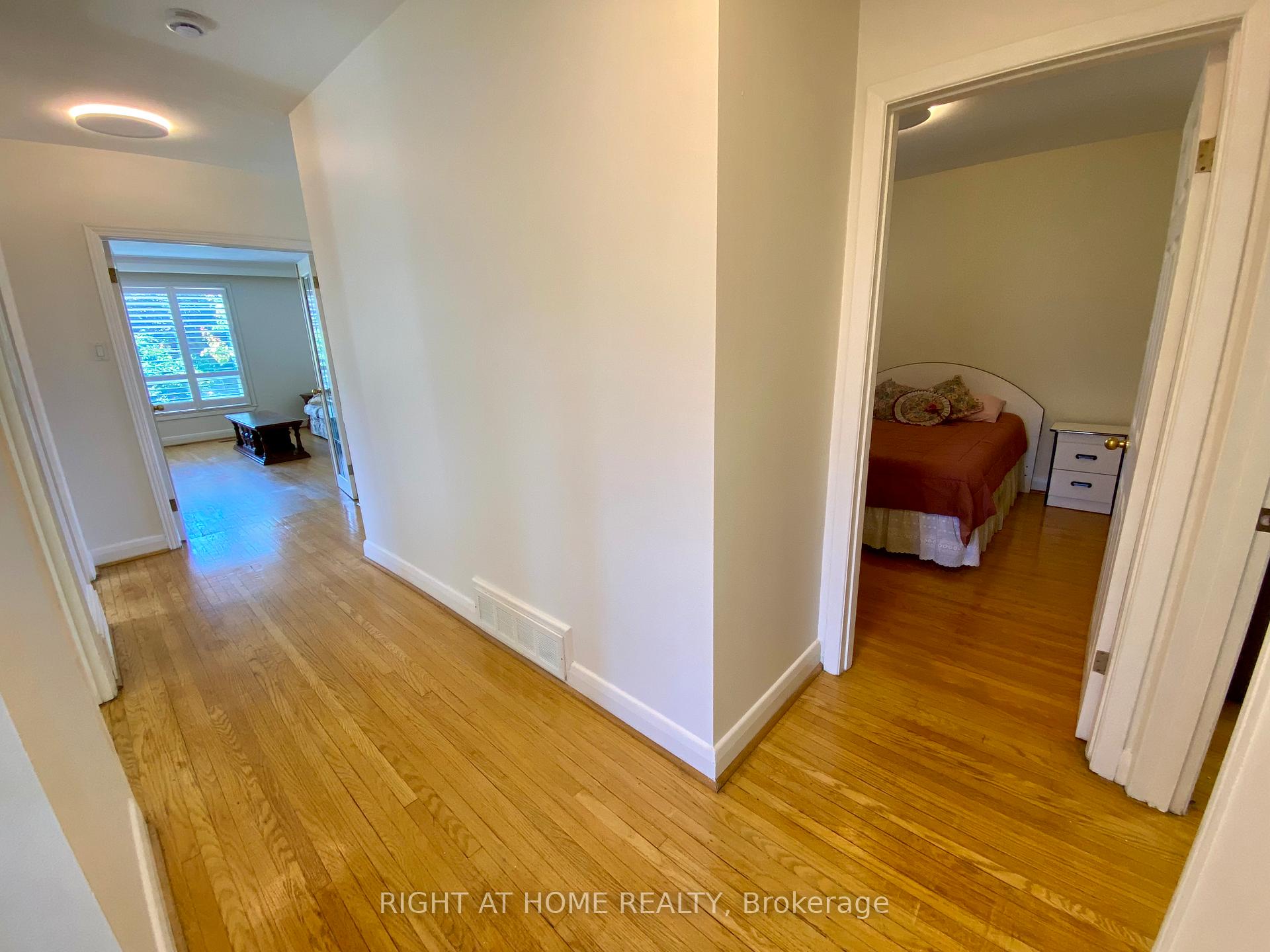 Photo 11 of 37 Gooderham Drive, Scarborough, Wexford-Maryvale — HOMEH