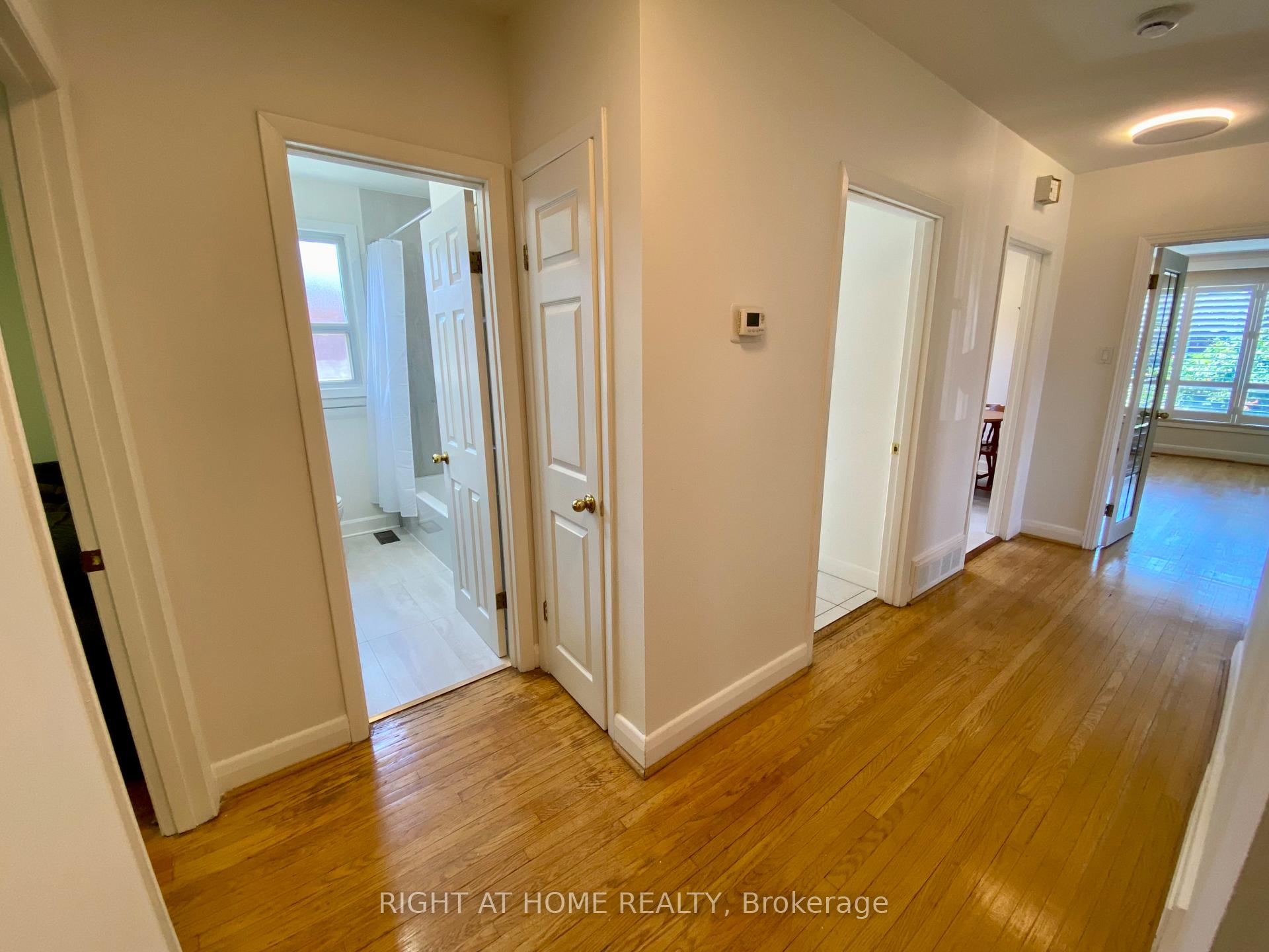 Photo 12 of 37 Gooderham Drive, Scarborough, Wexford-Maryvale — HOMEH