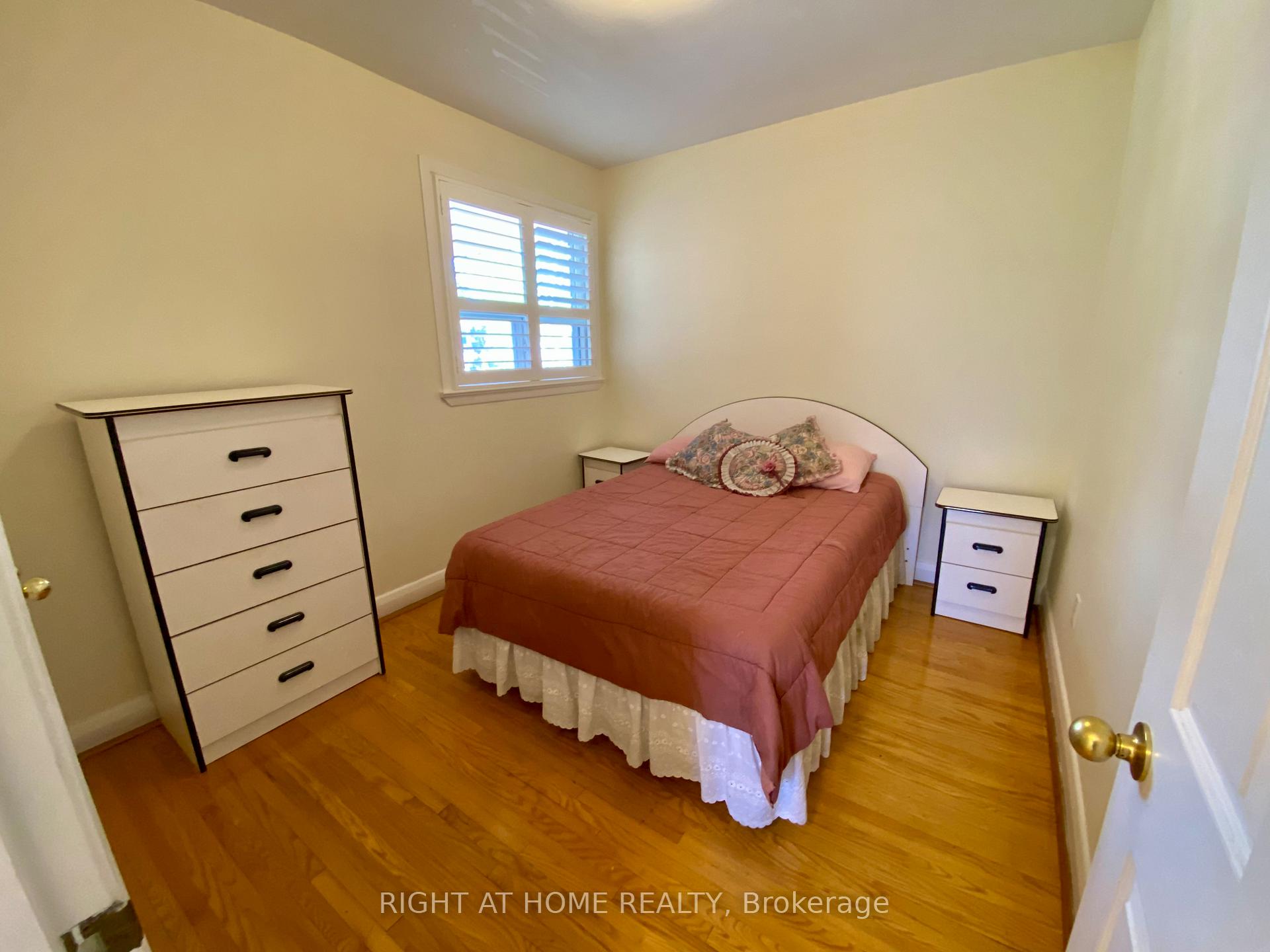Photo 13 of 37 Gooderham Drive, Scarborough, Wexford-Maryvale — HOMEH