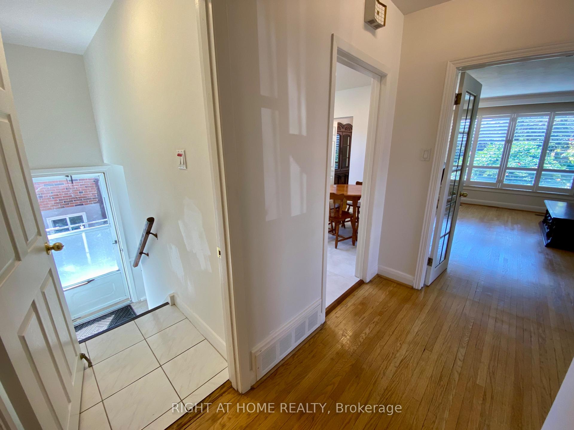 Photo 17 of 37 Gooderham Drive, Scarborough, Wexford-Maryvale — HOMEH
