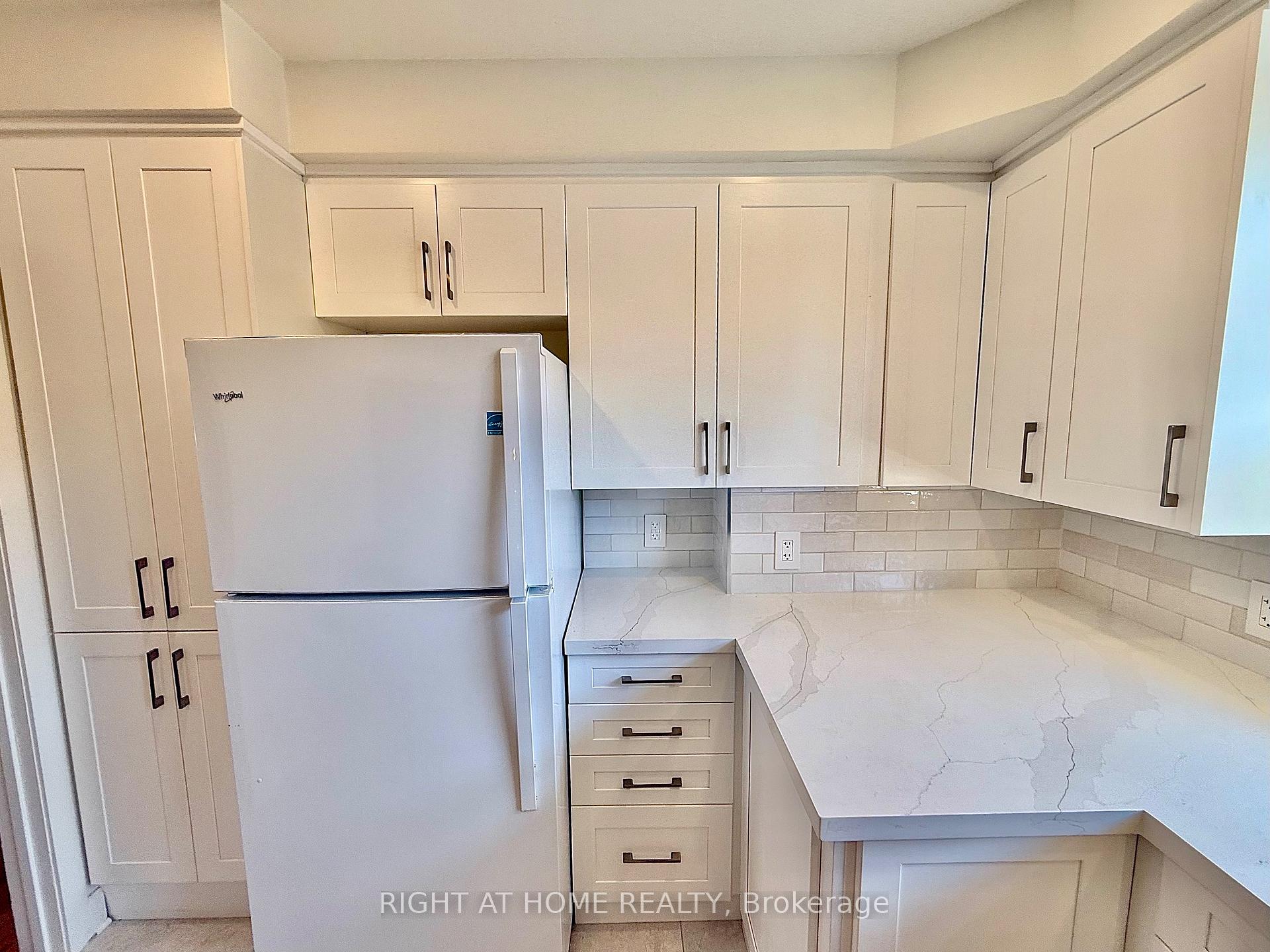Photo 19 of 37 Gooderham Drive, Scarborough, Wexford-Maryvale — HOMEH