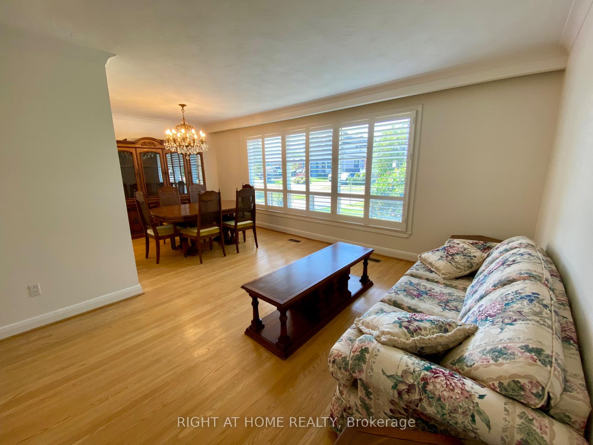 Photo 21 of 37 Gooderham Drive, Scarborough, Wexford-Maryvale — HOMEH