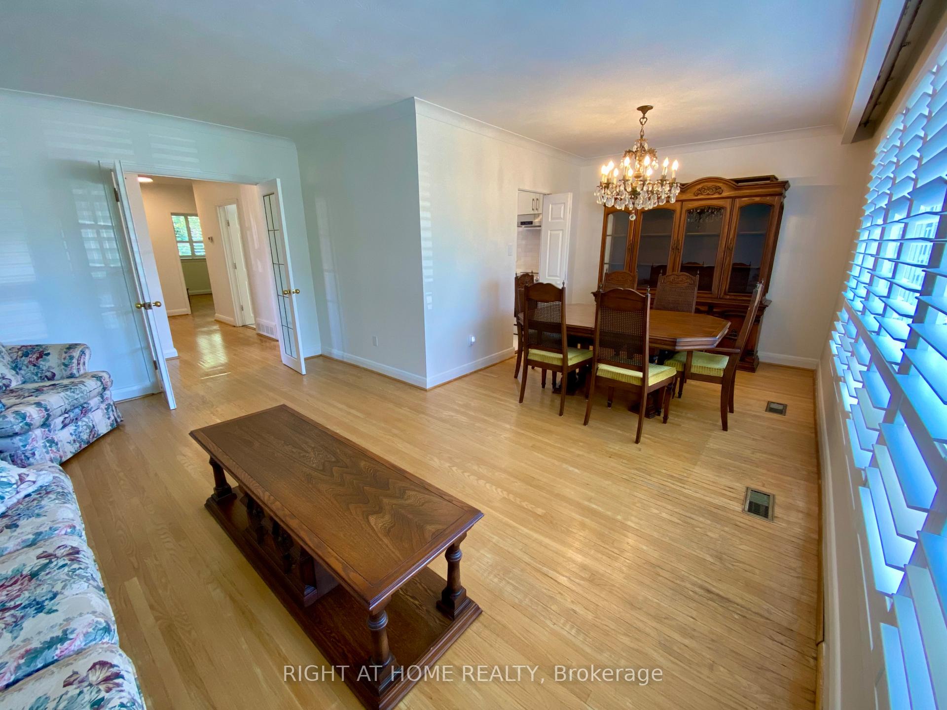 Photo 22 of 37 Gooderham Drive, Scarborough, Wexford-Maryvale — HOMEH
