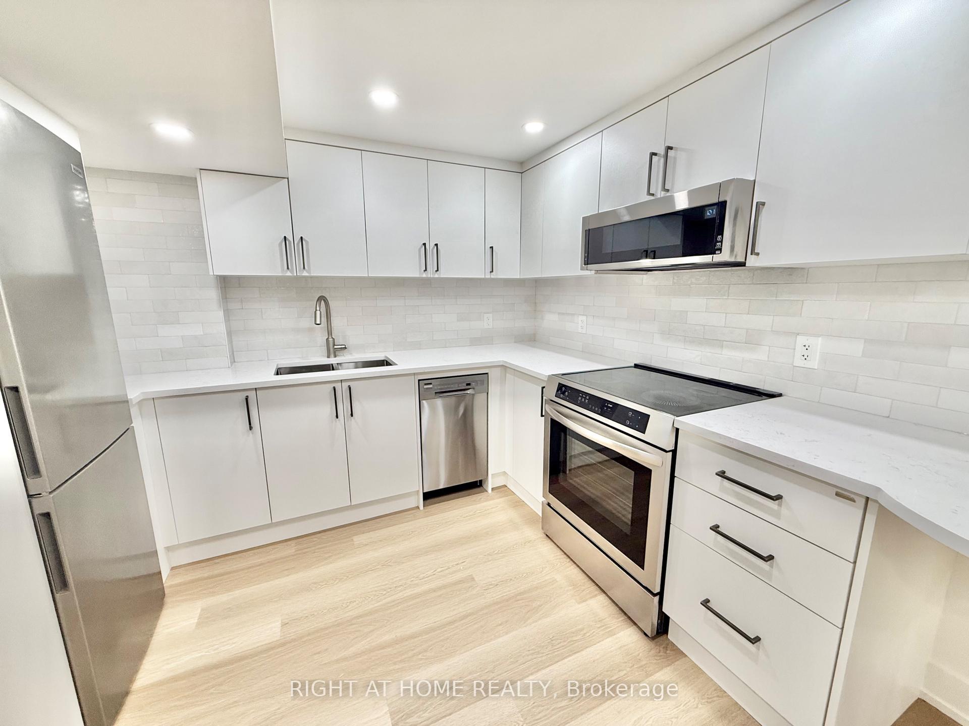 Photo 25 of 37 Gooderham Drive, Scarborough, Wexford-Maryvale — HOMEH