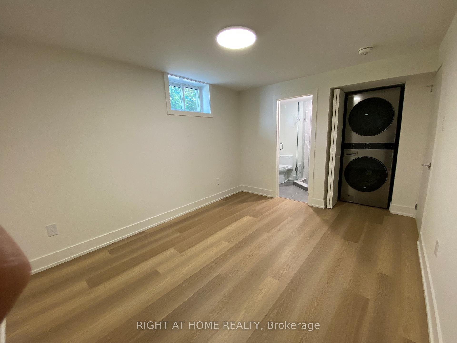 Photo 35 of 37 Gooderham Drive, Scarborough, Wexford-Maryvale — HOMEH