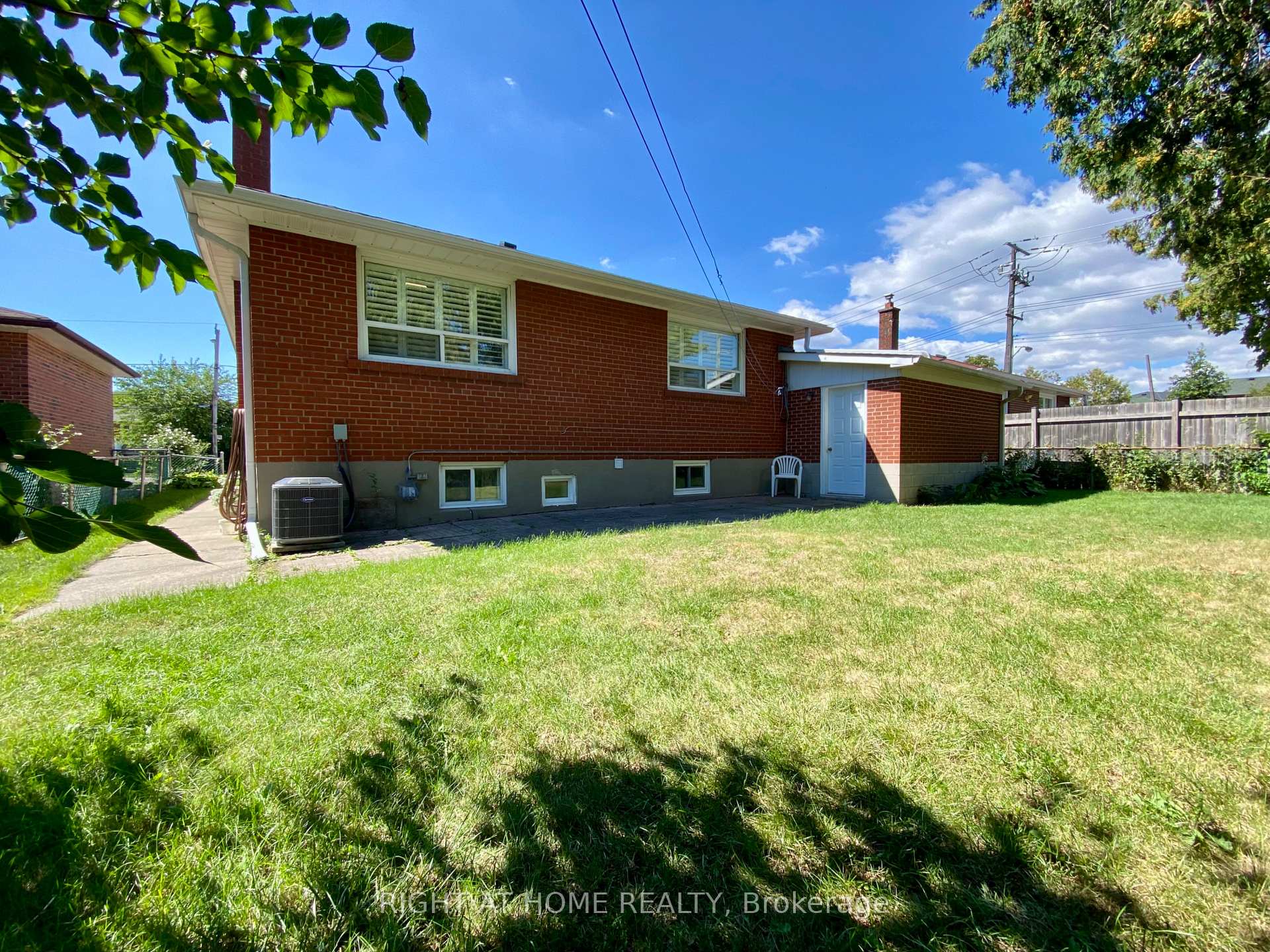Photo 41 of 37 Gooderham Drive, Scarborough, Wexford-Maryvale — HOMEH