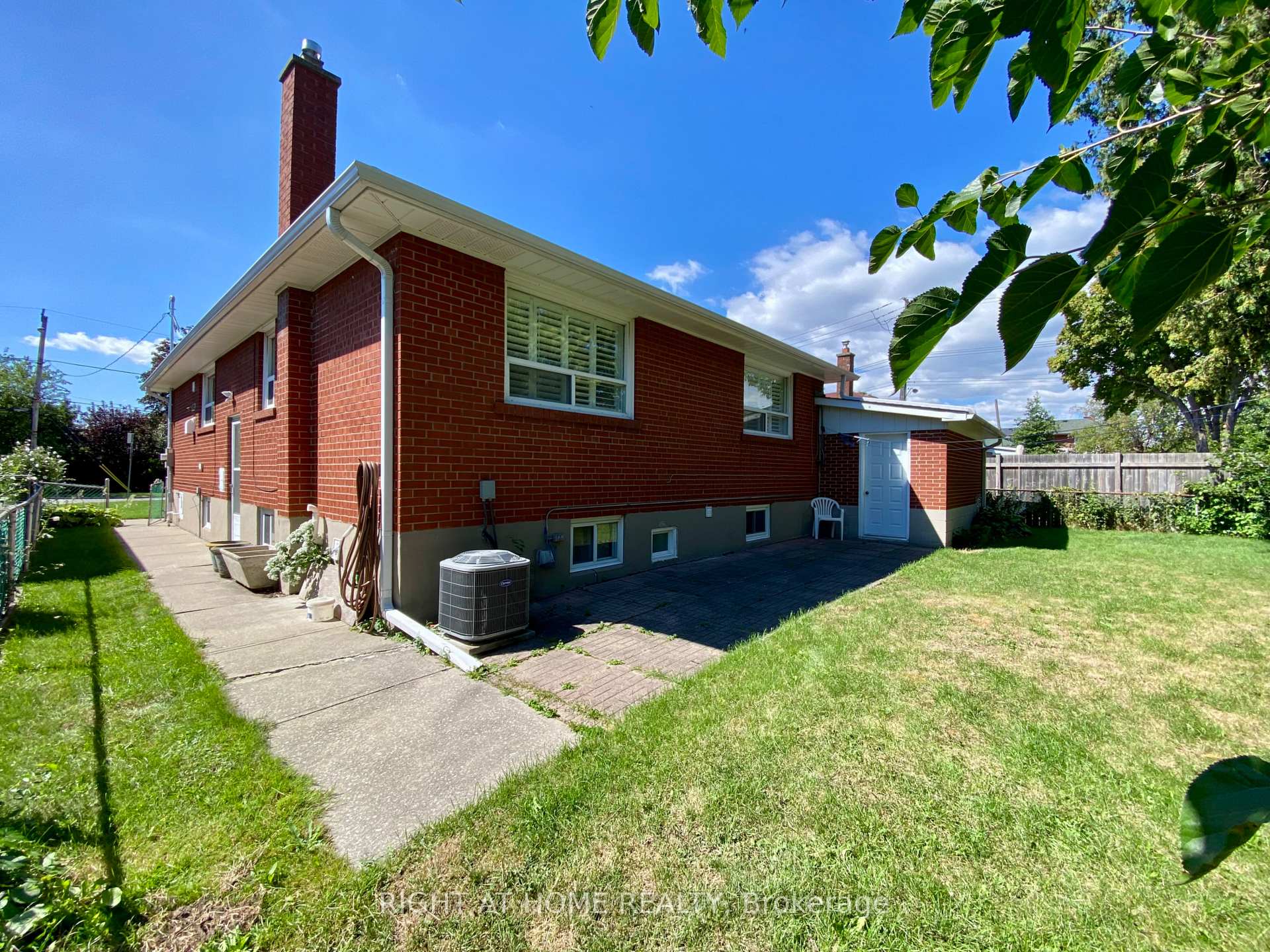 Photo 44 of 37 Gooderham Drive, Scarborough, Wexford-Maryvale — HOMEH