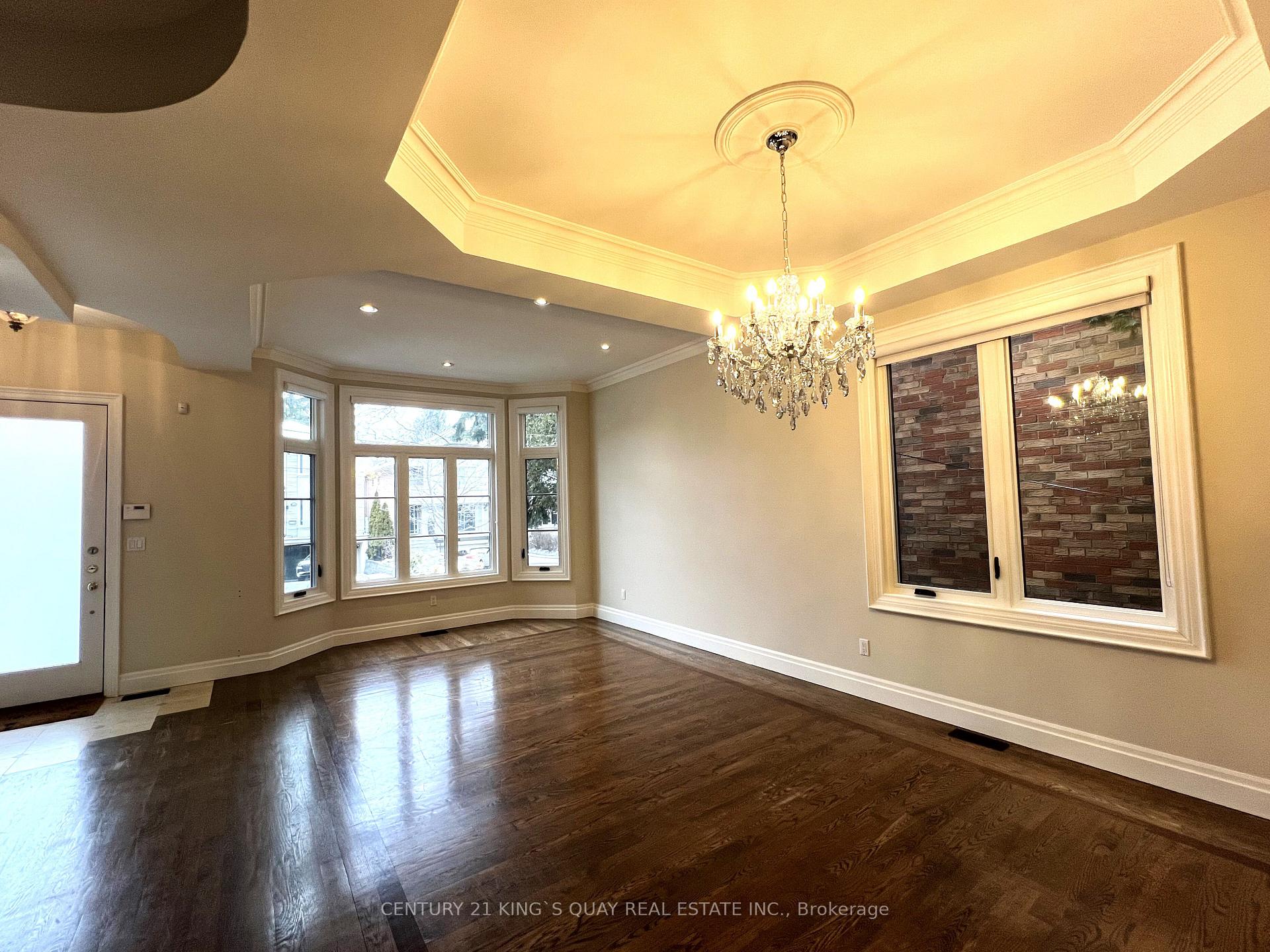 Photo 3 of 353 Glengarry Avenue, Toronto, Bedford Park-Nortown — HOMEH