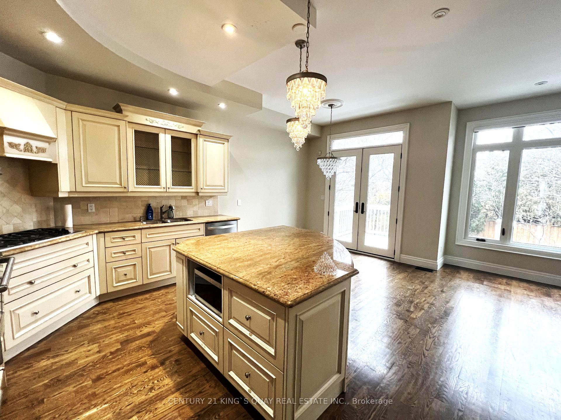 Photo 4 of 353 Glengarry Avenue, Toronto, Bedford Park-Nortown — HOMEH