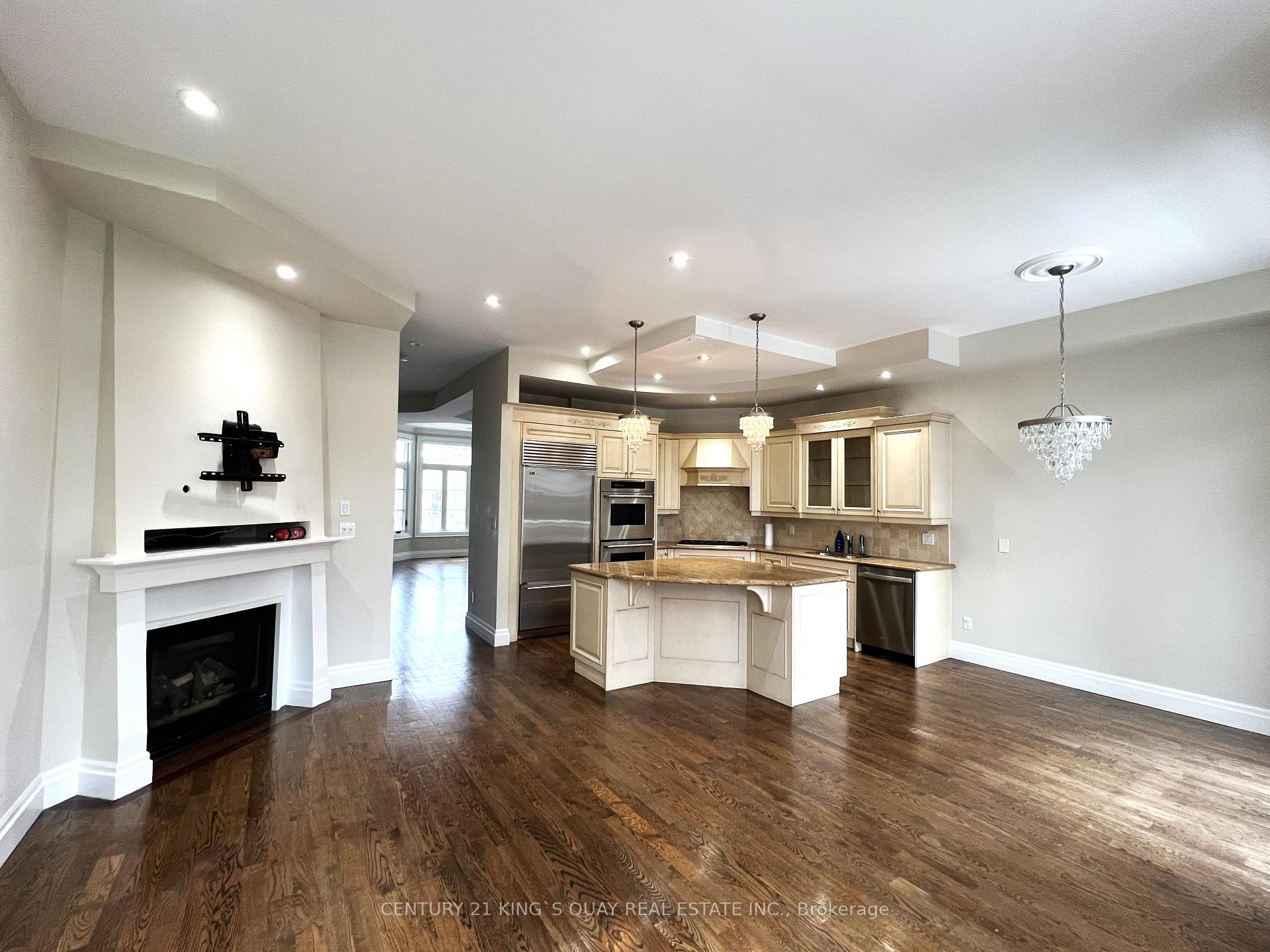 Photo 6 of 353 Glengarry Avenue, Toronto, Bedford Park-Nortown — HOMEH