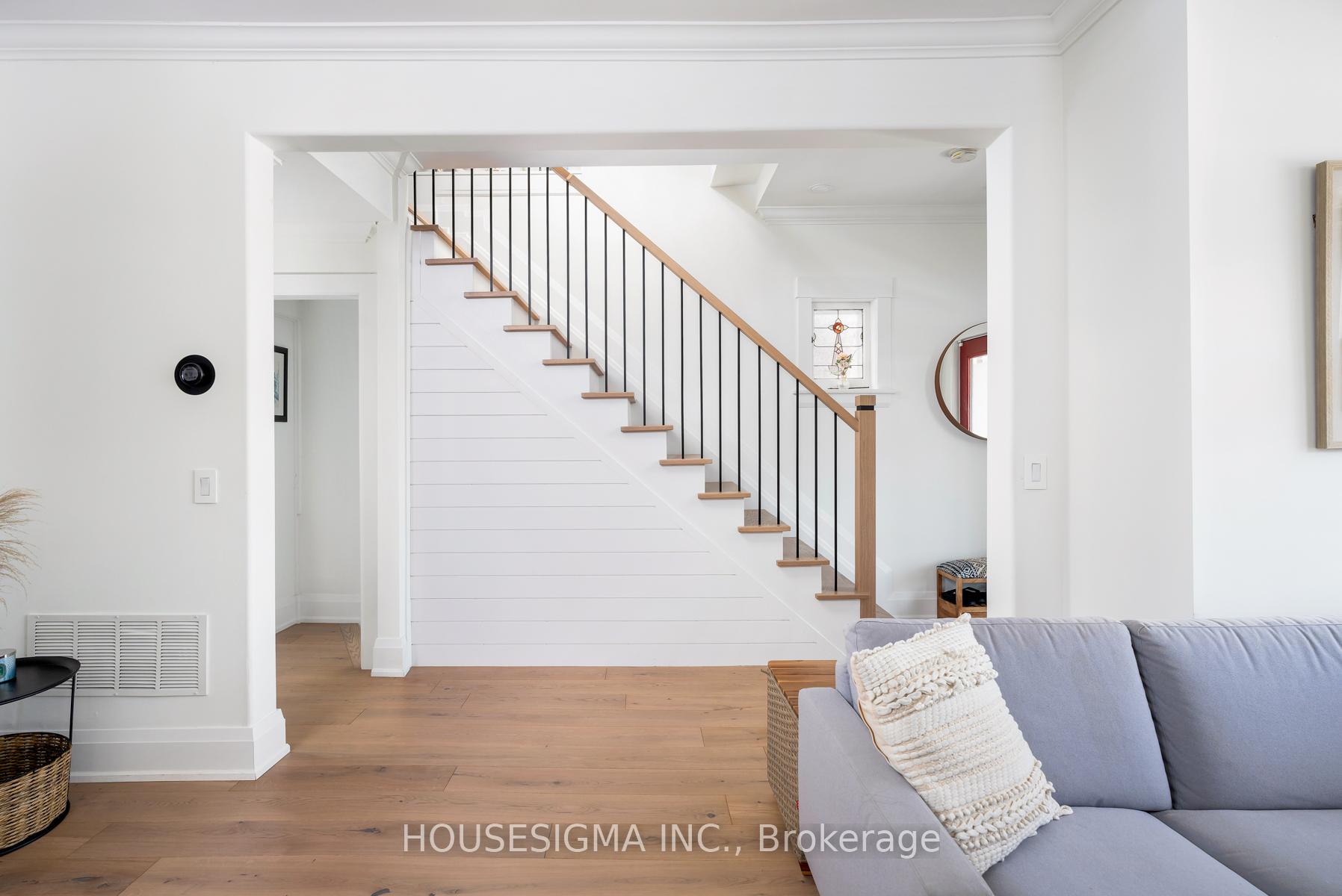 Photo 4 of 308 Kingswood Road, Toronto, The Beaches — HOMEH