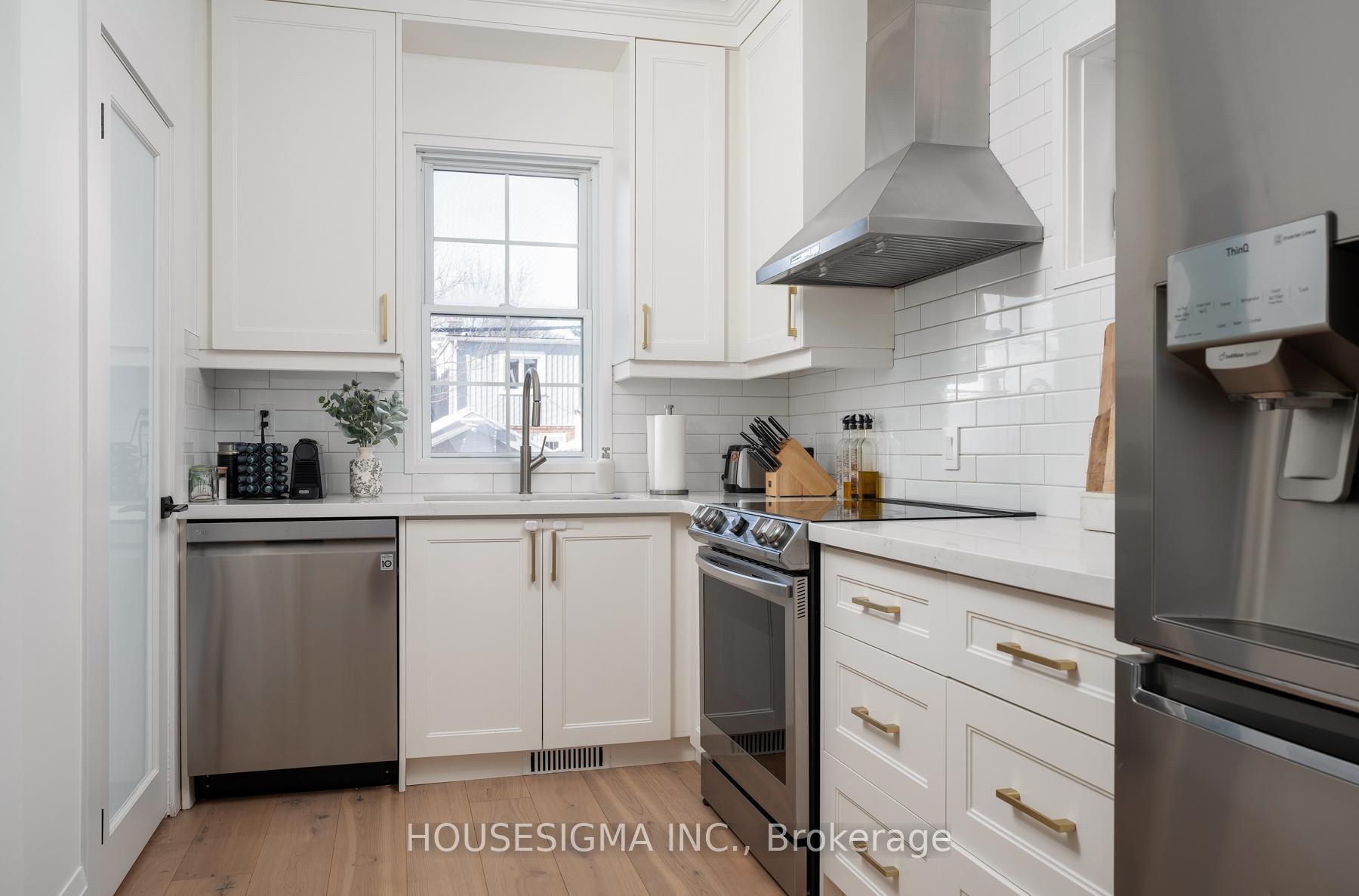 Photo 11 of 308 Kingswood Road, Toronto, The Beaches — HOMEH