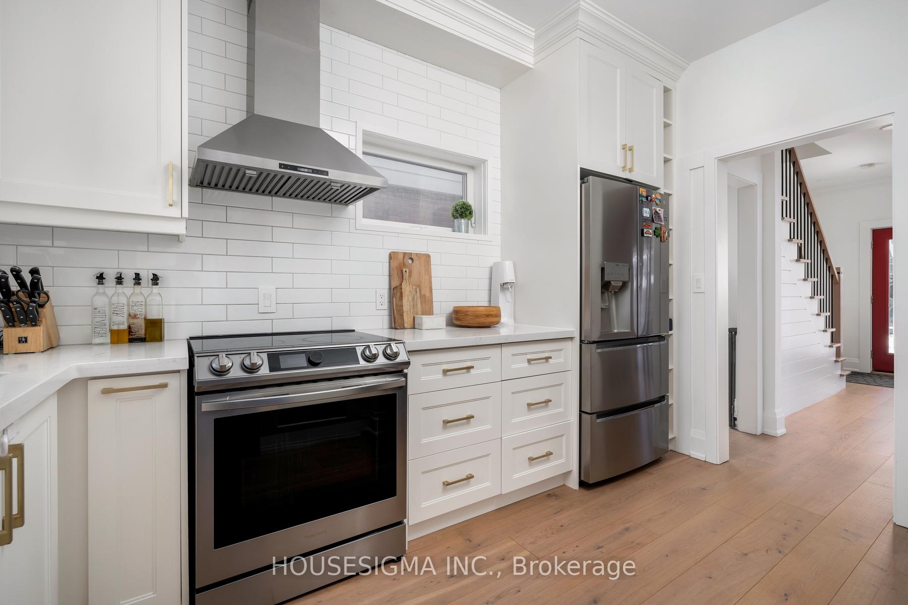 Photo 13 of 308 Kingswood Road, Toronto, The Beaches — HOMEH