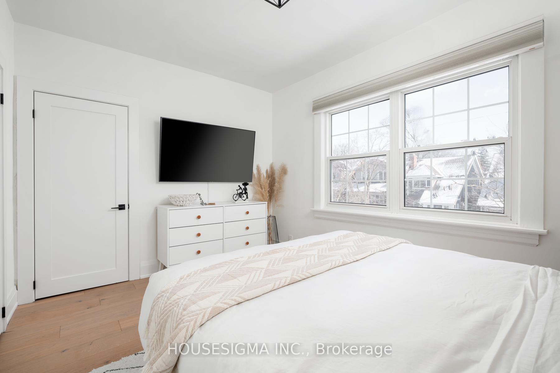 Photo 18 of 308 Kingswood Road, Toronto, The Beaches — HOMEH