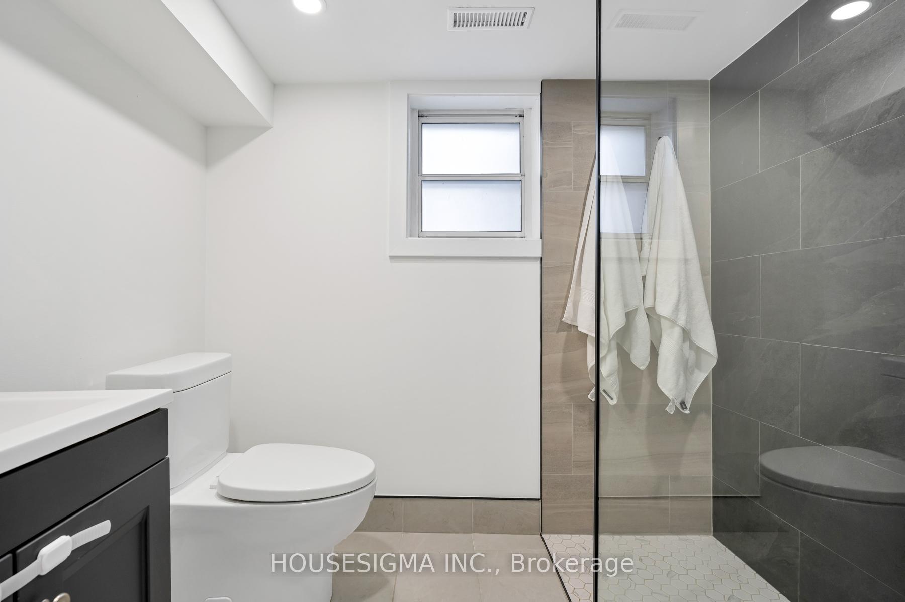 Photo 29 of 308 Kingswood Road, Toronto, The Beaches — HOMEH
