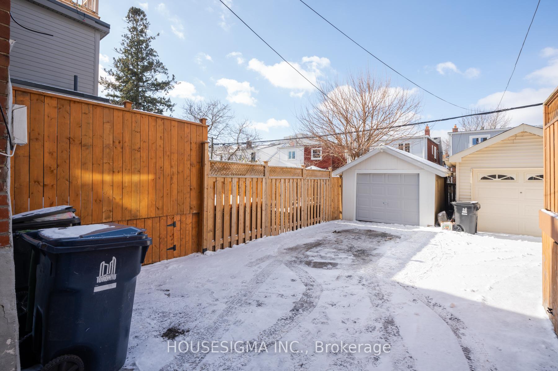Photo 33 of 308 Kingswood Road, Toronto, The Beaches — HOMEH