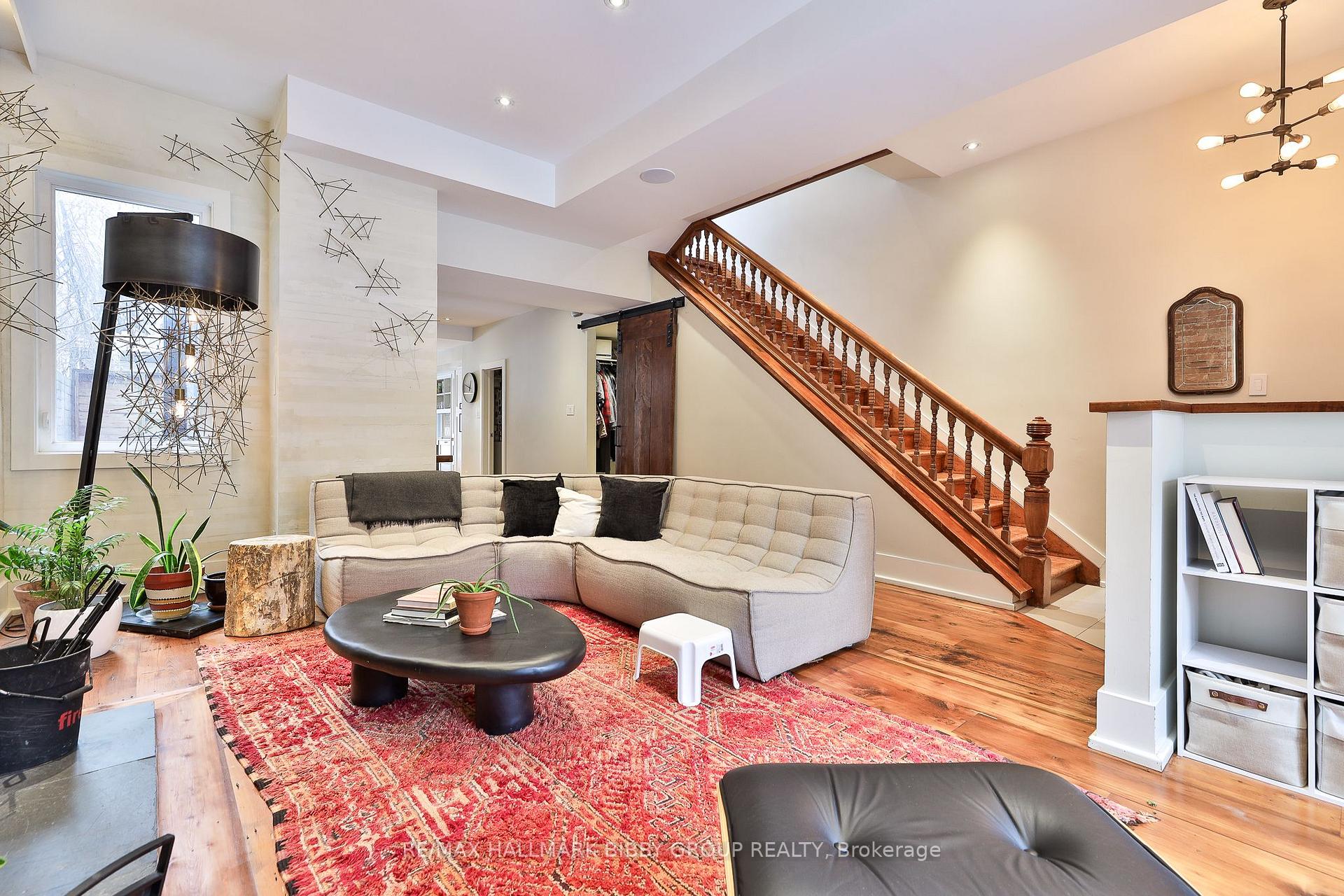 Photo 3 of 14 Delaware Avenue, Toronto, Palmerston-Little Italy — HOMEH