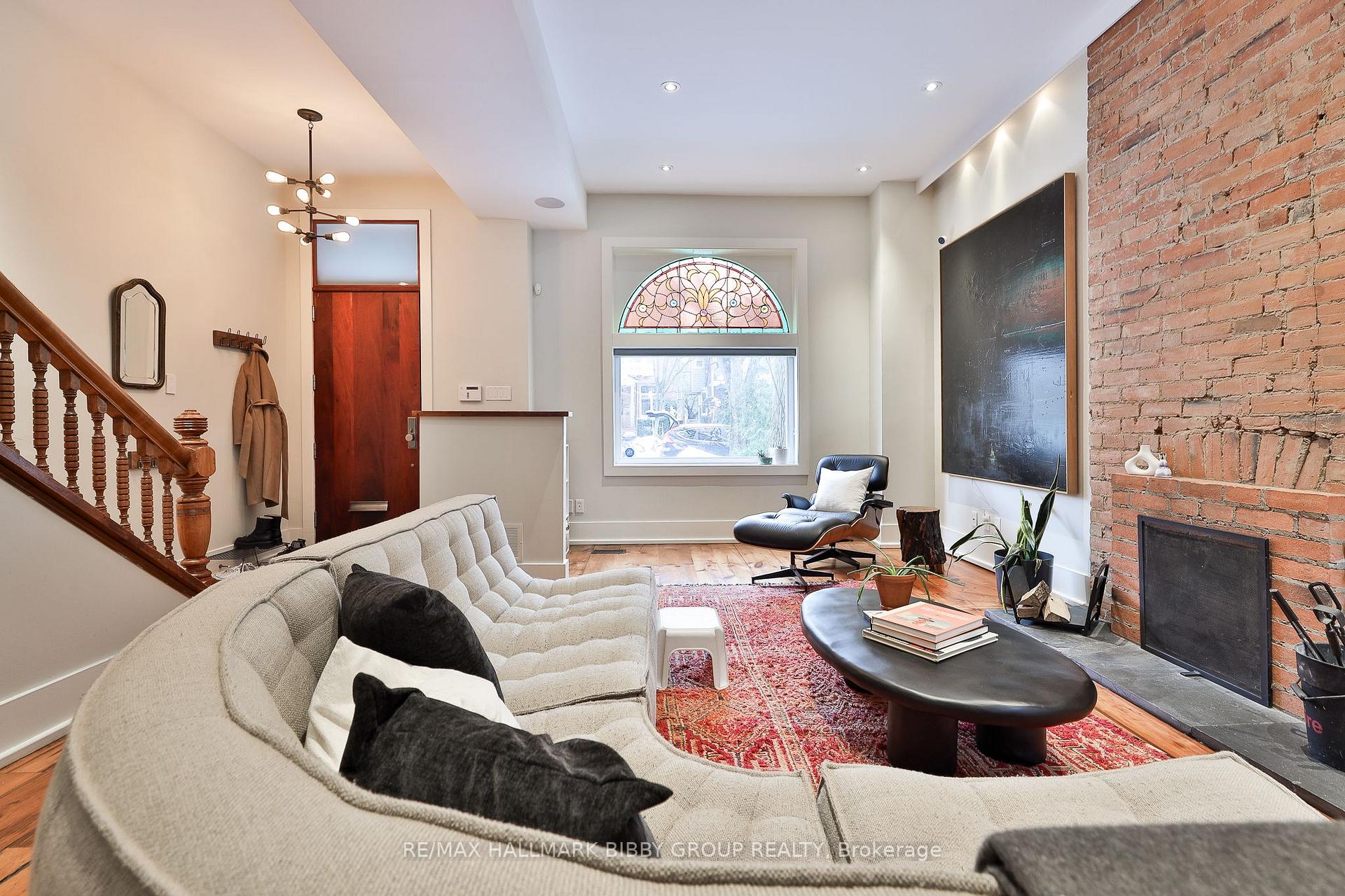 Photo 4 of 14 Delaware Avenue, Toronto, Palmerston-Little Italy — HOMEH