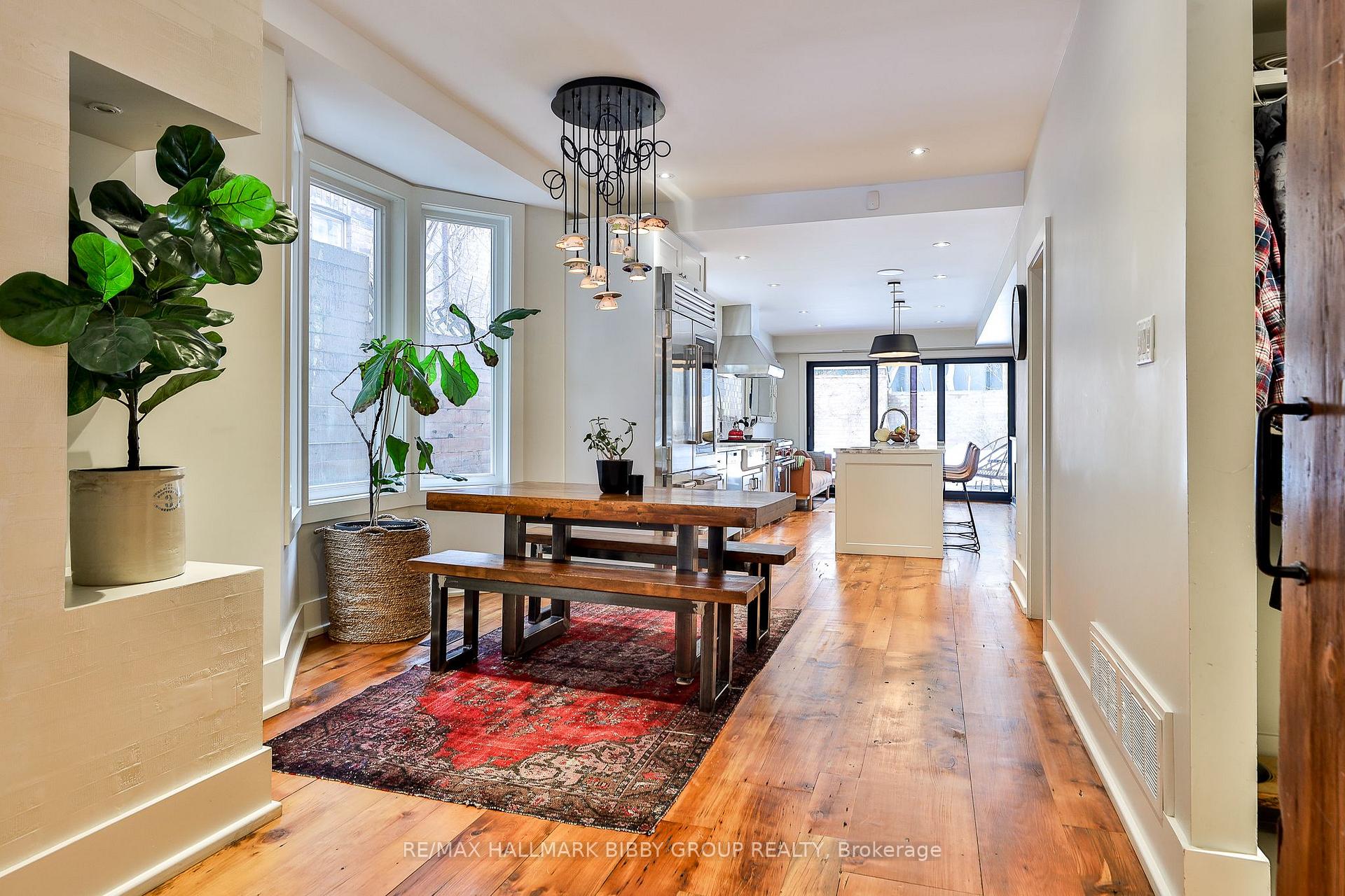 Photo 8 of 14 Delaware Avenue, Toronto, Palmerston-Little Italy — HOMEH