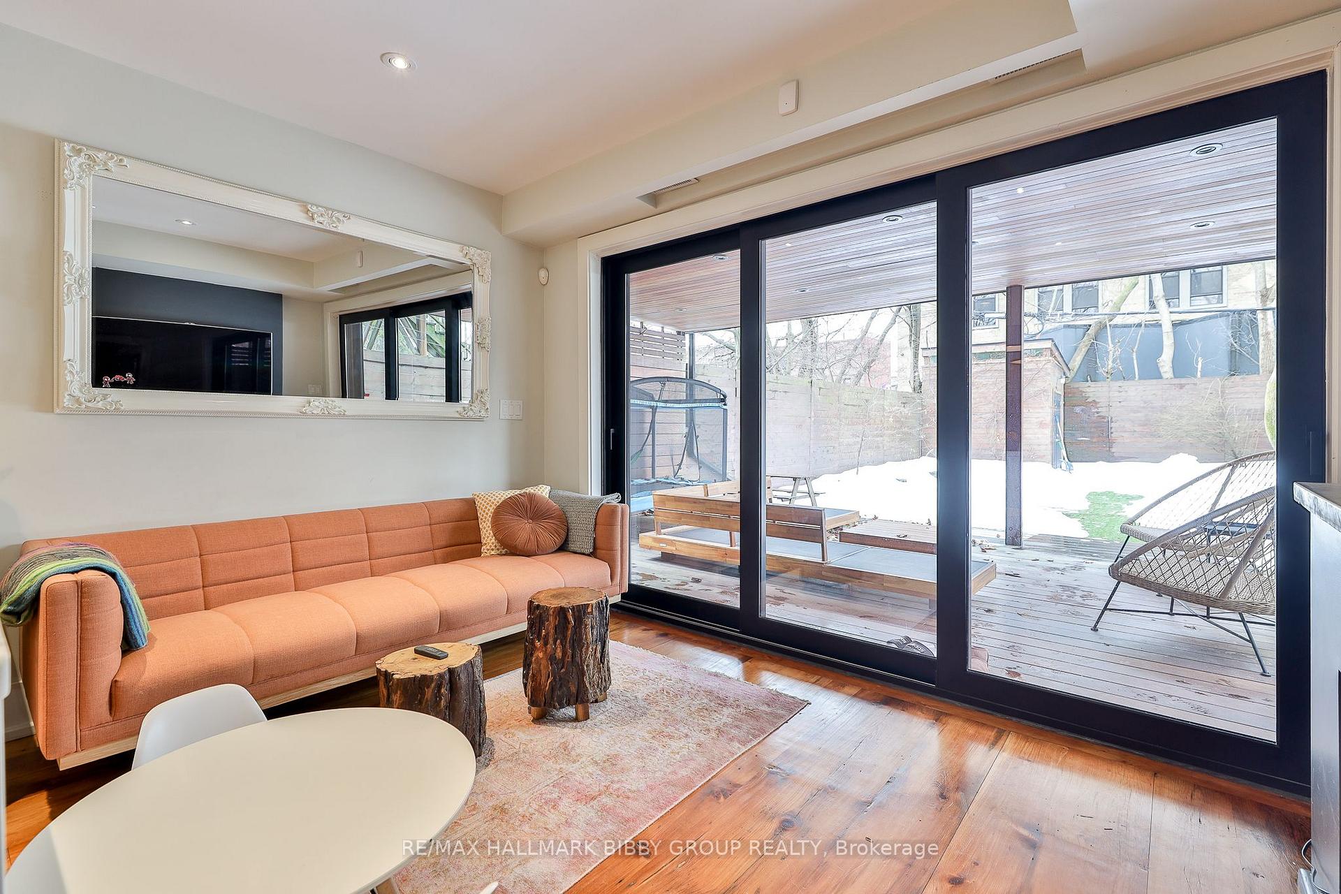 Photo 11 of 14 Delaware Avenue, Toronto, Palmerston-Little Italy — HOMEH