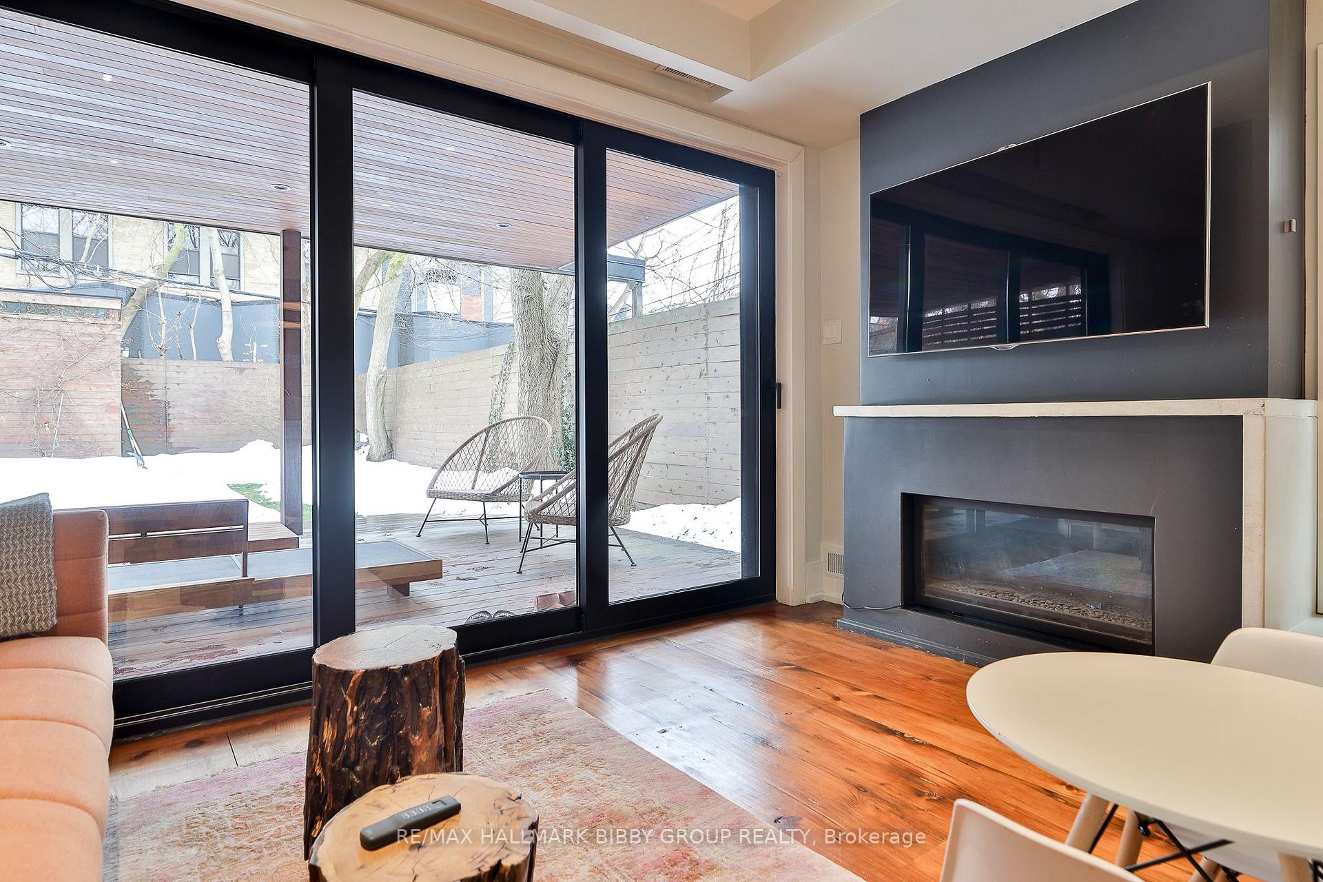 Photo 12 of 14 Delaware Avenue, Toronto, Palmerston-Little Italy — HOMEH