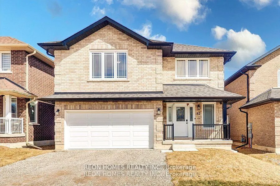 Photo 3 of 42 York Drive, Peterborough, Monaghan Ward 2 — HOMEH