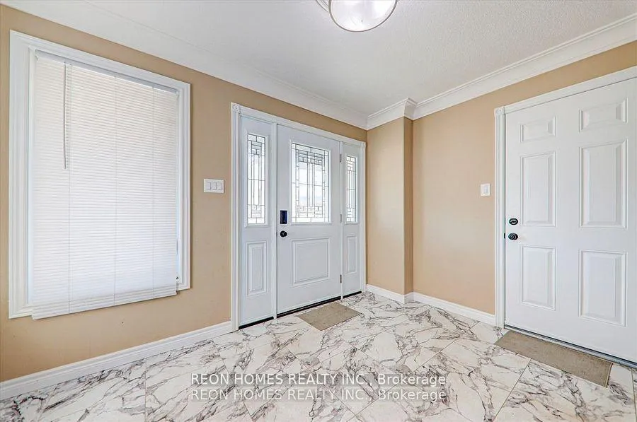 Photo 6 of 42 York Drive, Peterborough, Monaghan Ward 2 — HOMEH