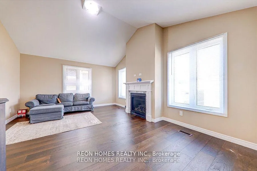Photo 8 of 42 York Drive, Peterborough, Monaghan Ward 2 — HOMEH