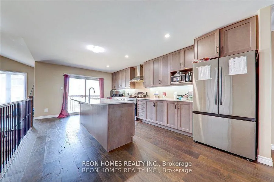 Photo 12 of 42 York Drive, Peterborough, Monaghan Ward 2 — HOMEH
