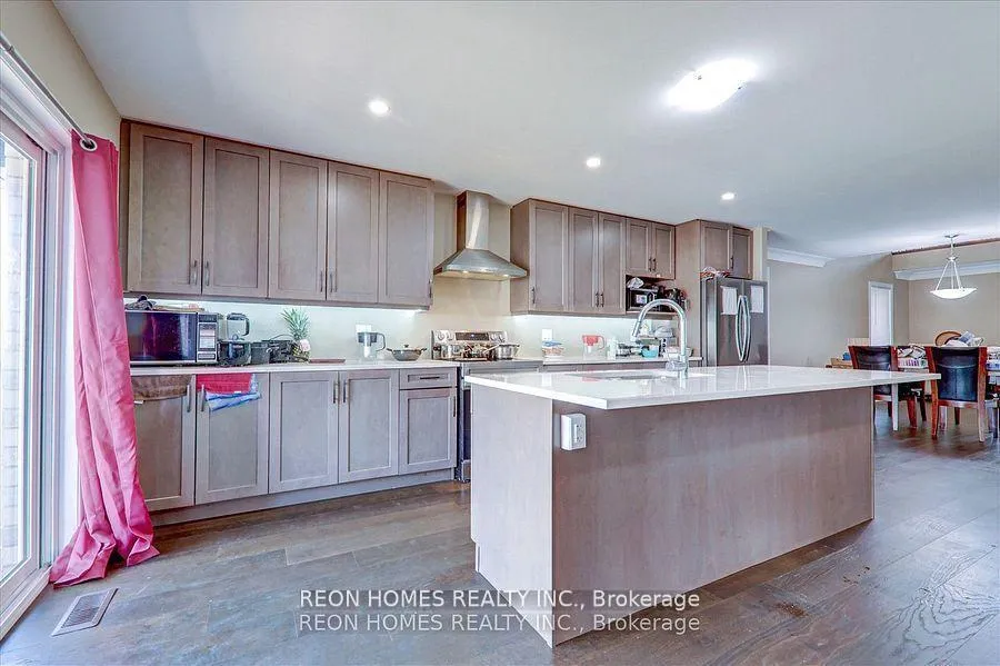 Photo 13 of 42 York Drive, Peterborough, Monaghan Ward 2 — HOMEH