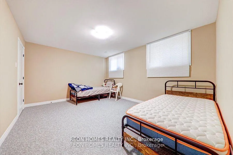 Photo 26 of 42 York Drive, Peterborough, Monaghan Ward 2 — HOMEH