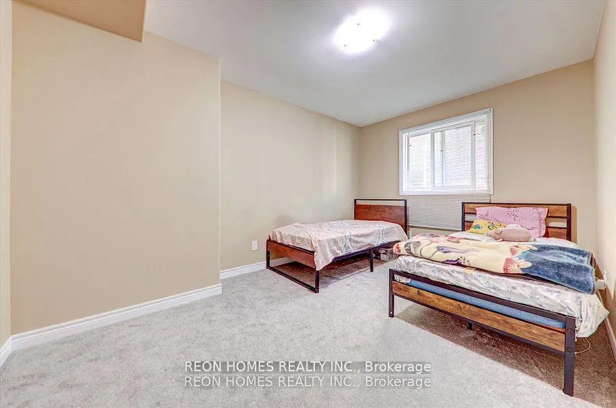 Photo 31 of 42 York Drive, Peterborough, Monaghan Ward 2 — HOMEH