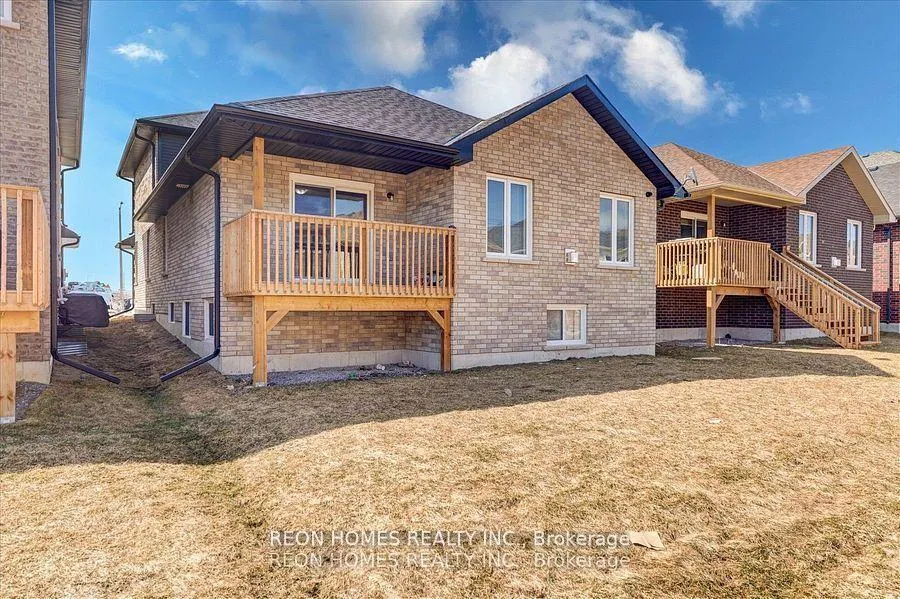 Photo 34 of 42 York Drive, Peterborough, Monaghan Ward 2 — HOMEH
