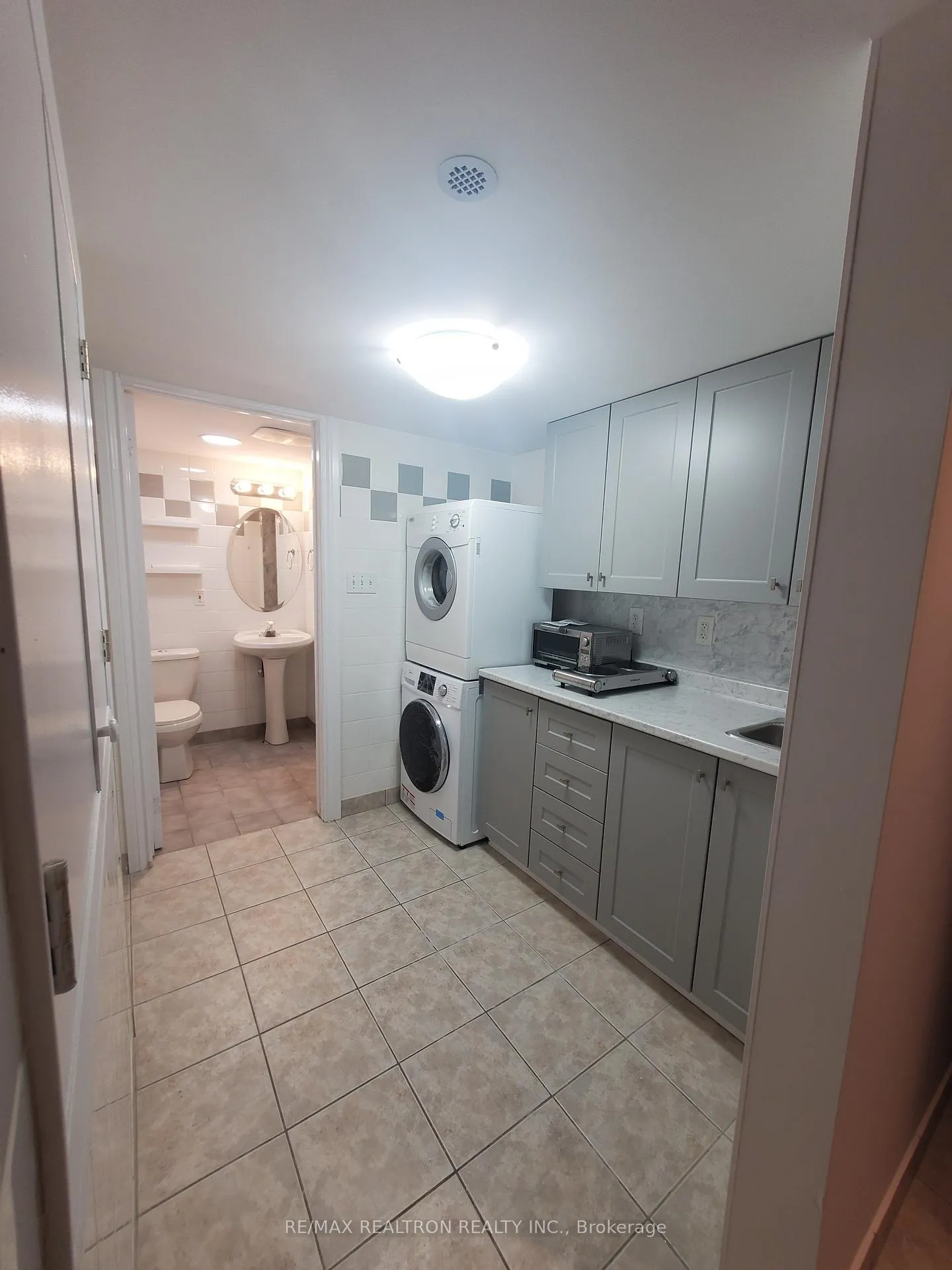 Photo 2 of Unit Bsmnt, 35 Lodgeway Drive, Vaughan, Rural Vaughan — HOMEH